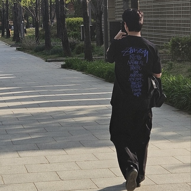 Stussy Tribe Stack T-Shirt Black 착용 스타일