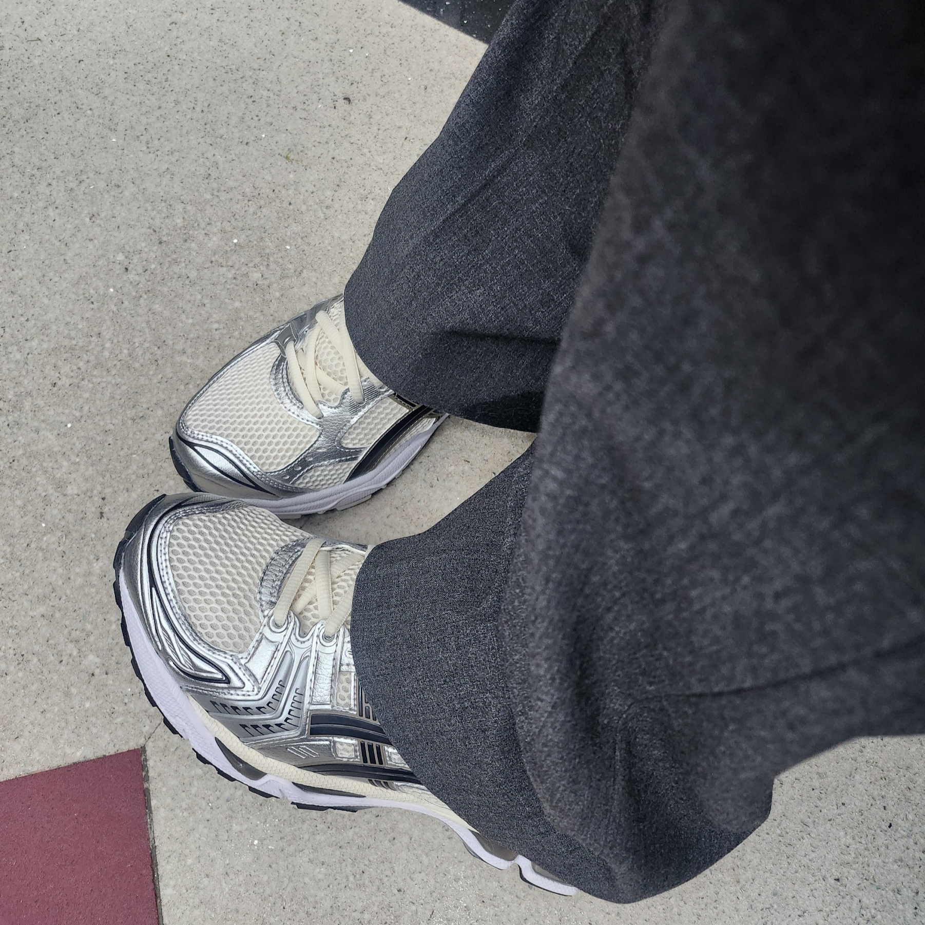 Asics Gel-Kayano 14 Cream Black 착용 스타일