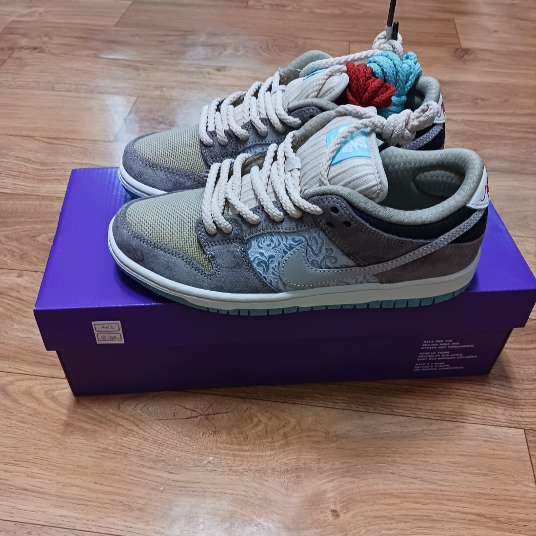 Nike SB Dunk Low Pro Big Money Saving 착용 스타일 - 2