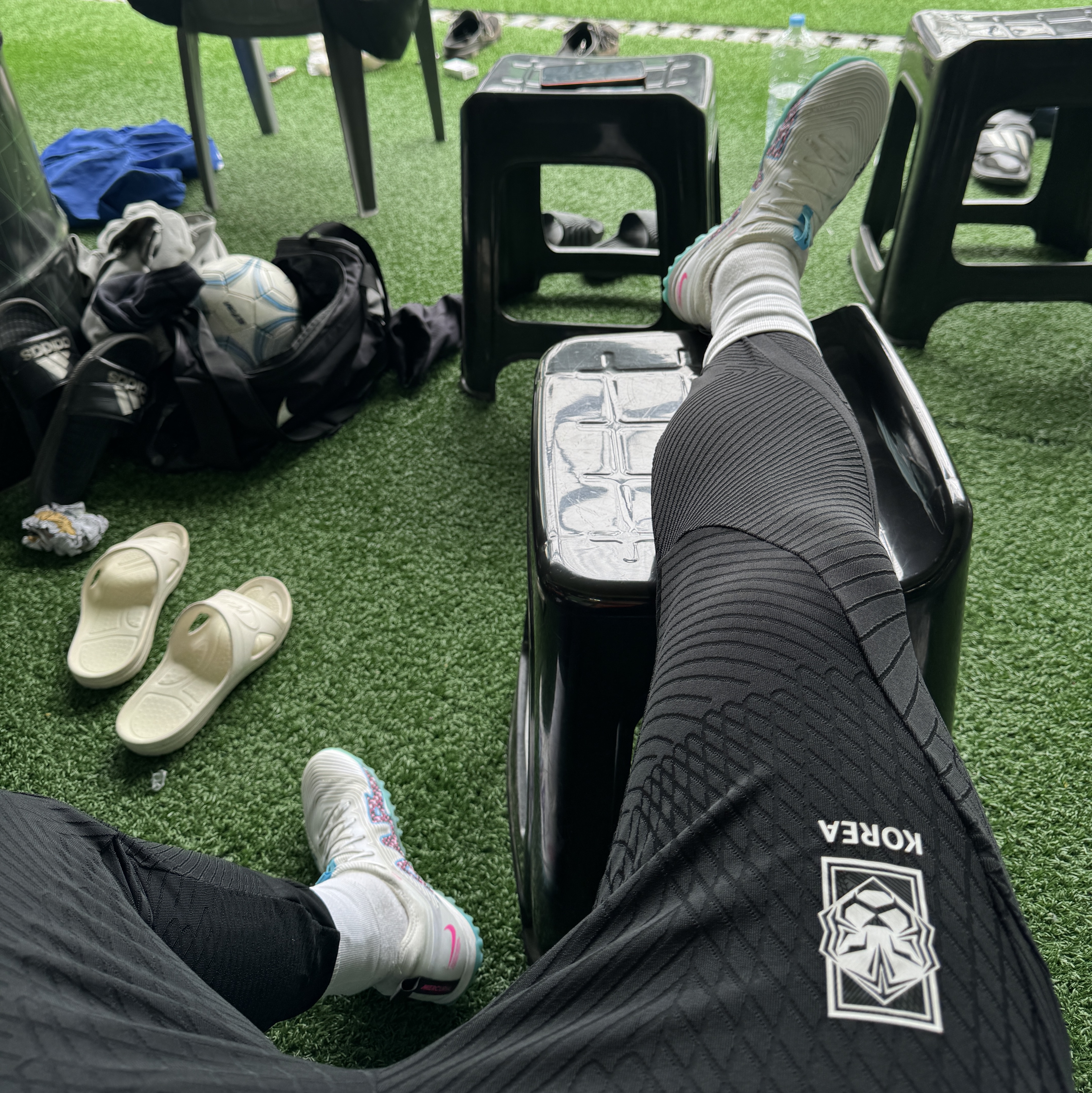 Nike Zoom Mercurial Vapor 15 Pro TF White Baltic Blue, Nike Korea Strike Elite Dri-Fit ADV Knit Football Pants Black 착용 스타일
