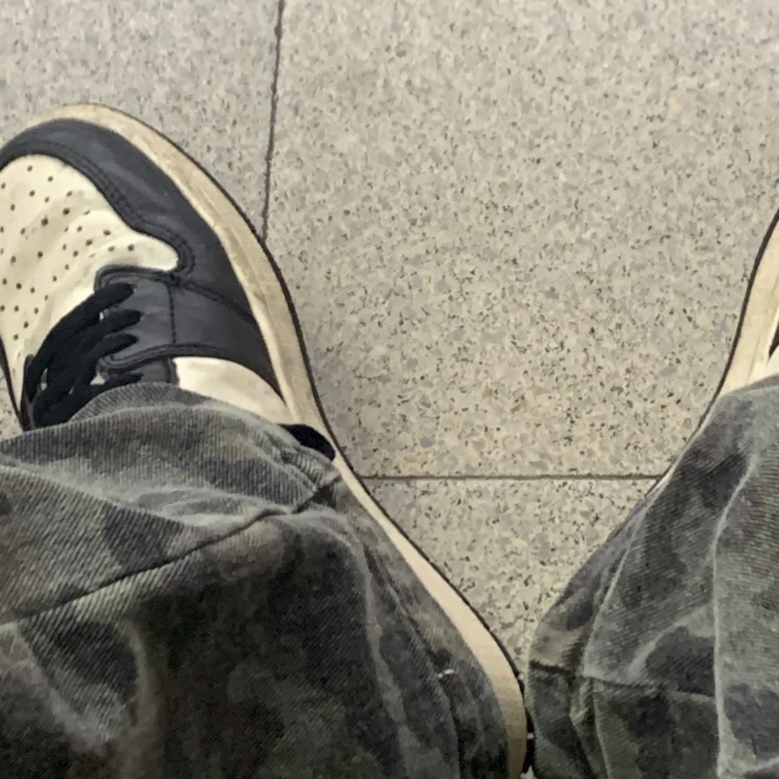 Jordan 1 Retro High OG Black Mocha 착용 스타일
