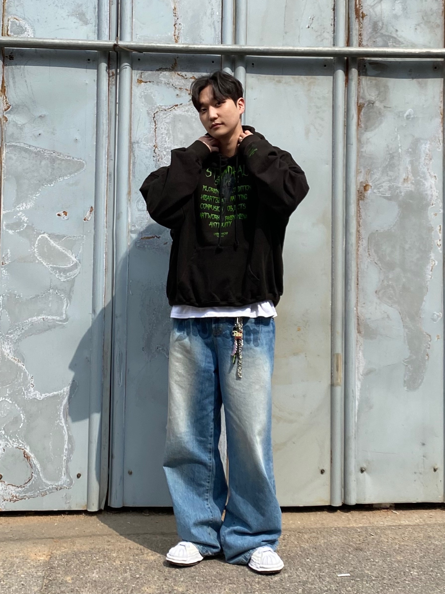Maison Mihara Yasuhiro Blakey OG Sole Canvas Low-top Sneakers White, Undermycar Stendhal Syndrome Oversized Hoodie Green Ash - 23FW (The Hyundai Seoul Exclusive) 착용 스타일 - 2