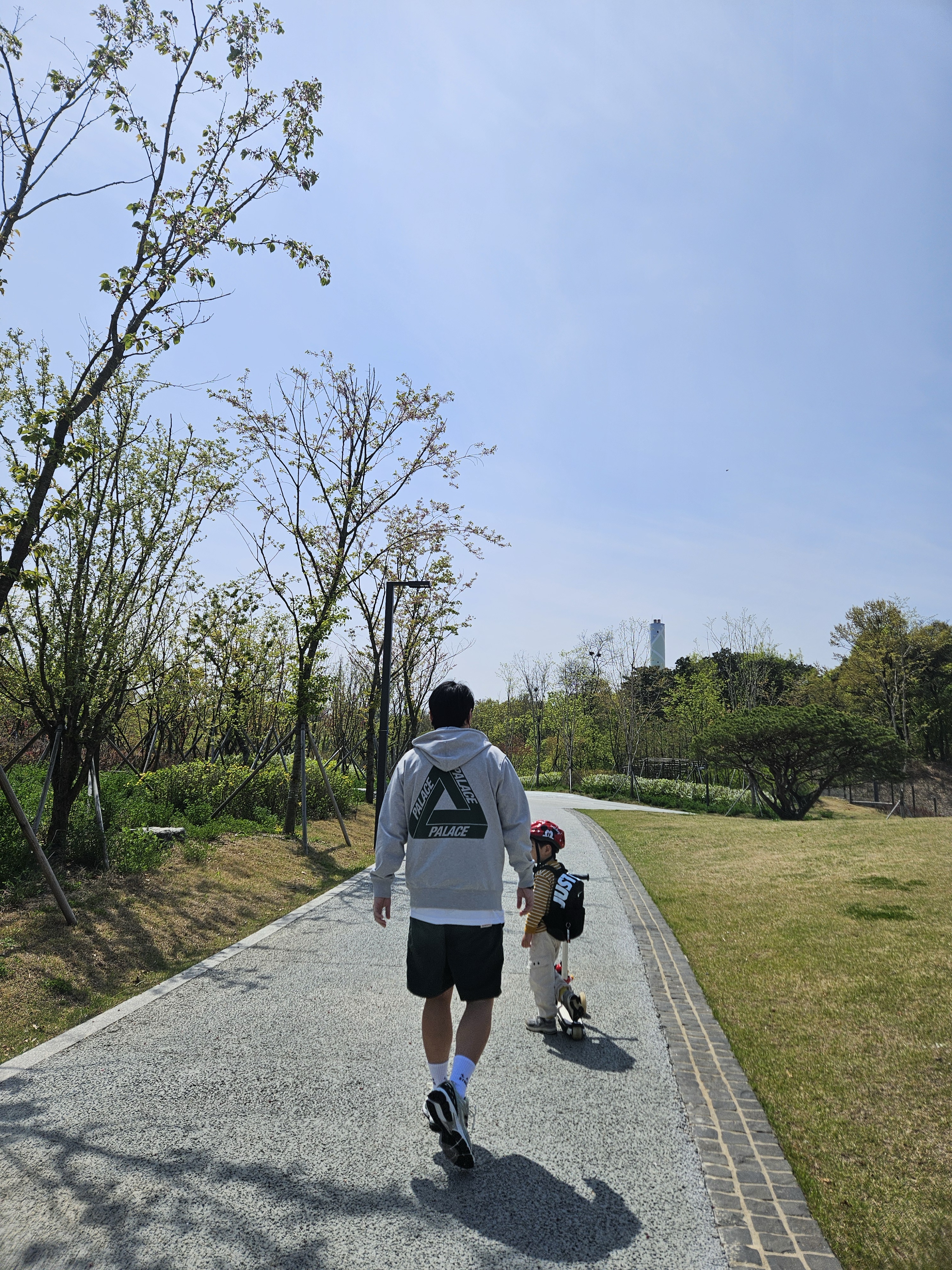 Palace Tri-Puff Print Zip Hood Grey Marl - 23SS, IAB Studio Socks White (5 Pack) 착용 스타일 - 2