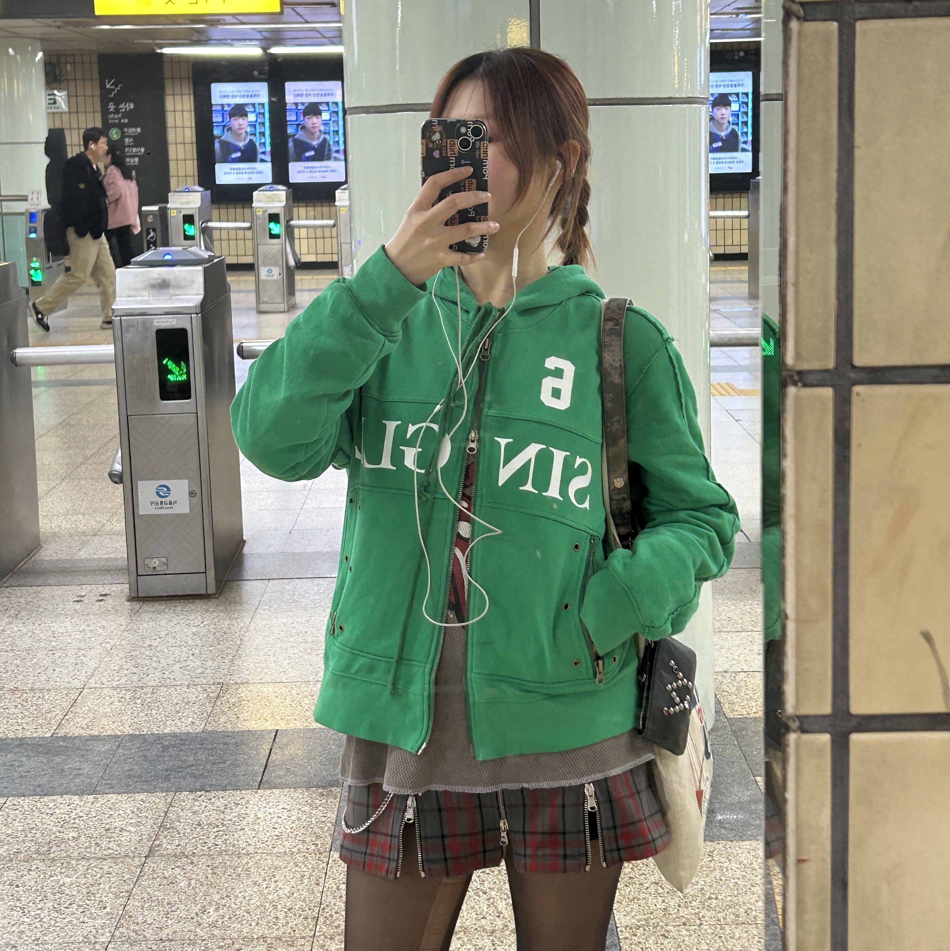 Cotchs Single Hooded Zip Up 착용 스타일