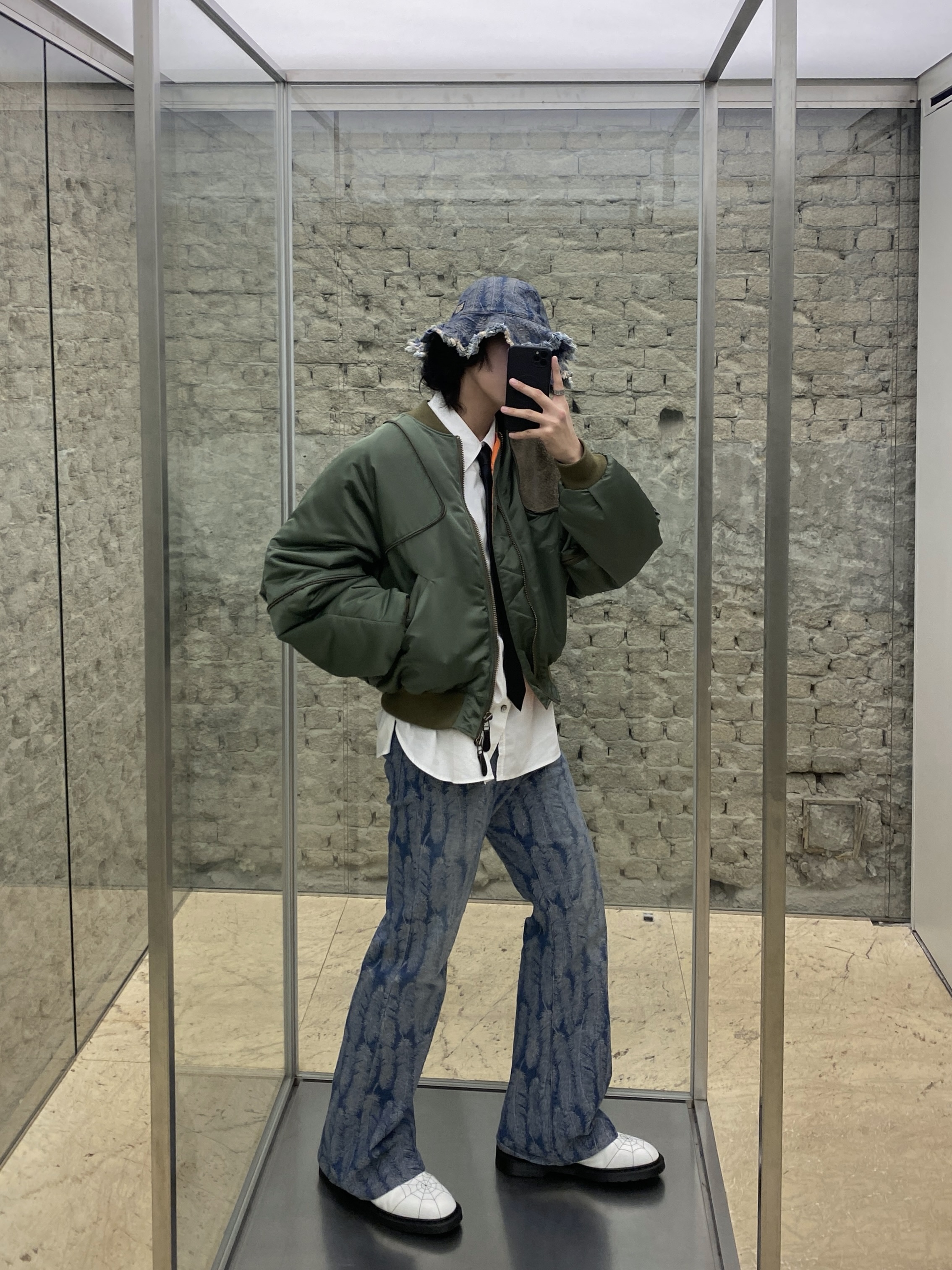 Dr. Martens x Supreme Spiderweb 3-Eye Shoe White, Kapital Ma-1 Nylon X Crack Leather Siamese Bomber Jacket Khaki 착용 스타일 - 2
