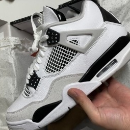 (TD) Jordan 4 Retro White and Black 착용 스타일