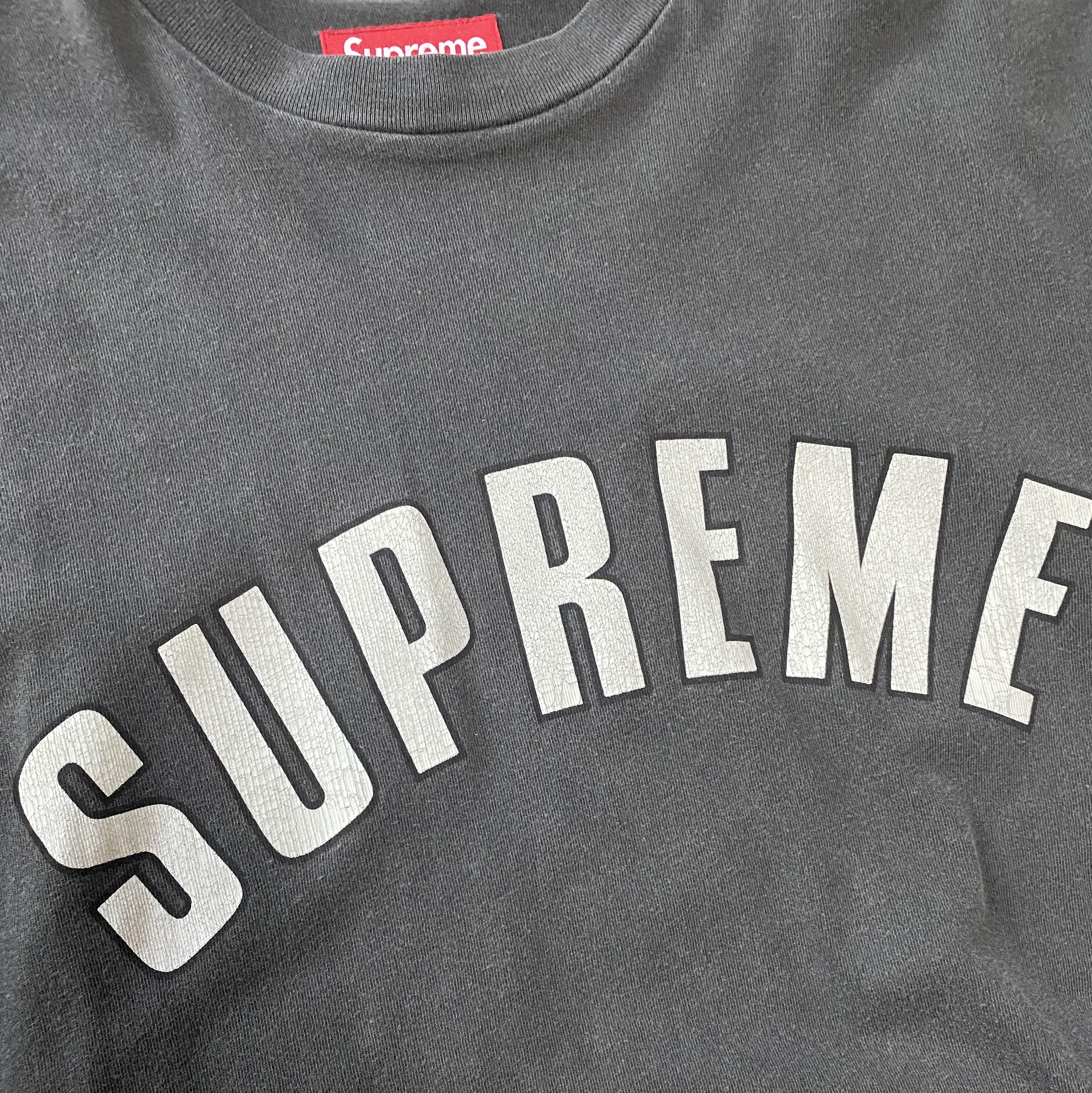 Supreme Cracked Arc S/S Top Black - 24SS 착용 스타일