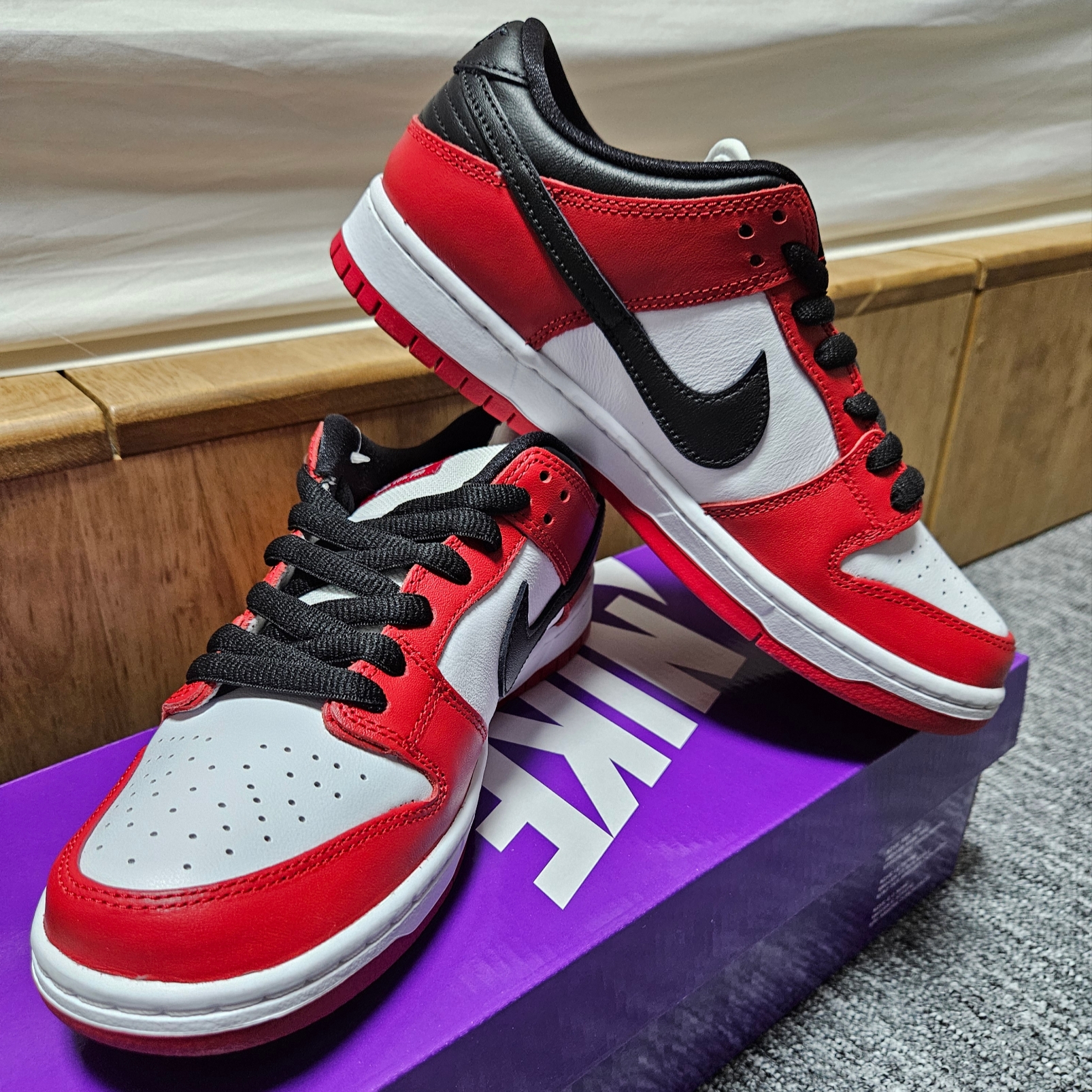 Nike SB Dunk Low Pro Chicago 착용 스타일 - 1