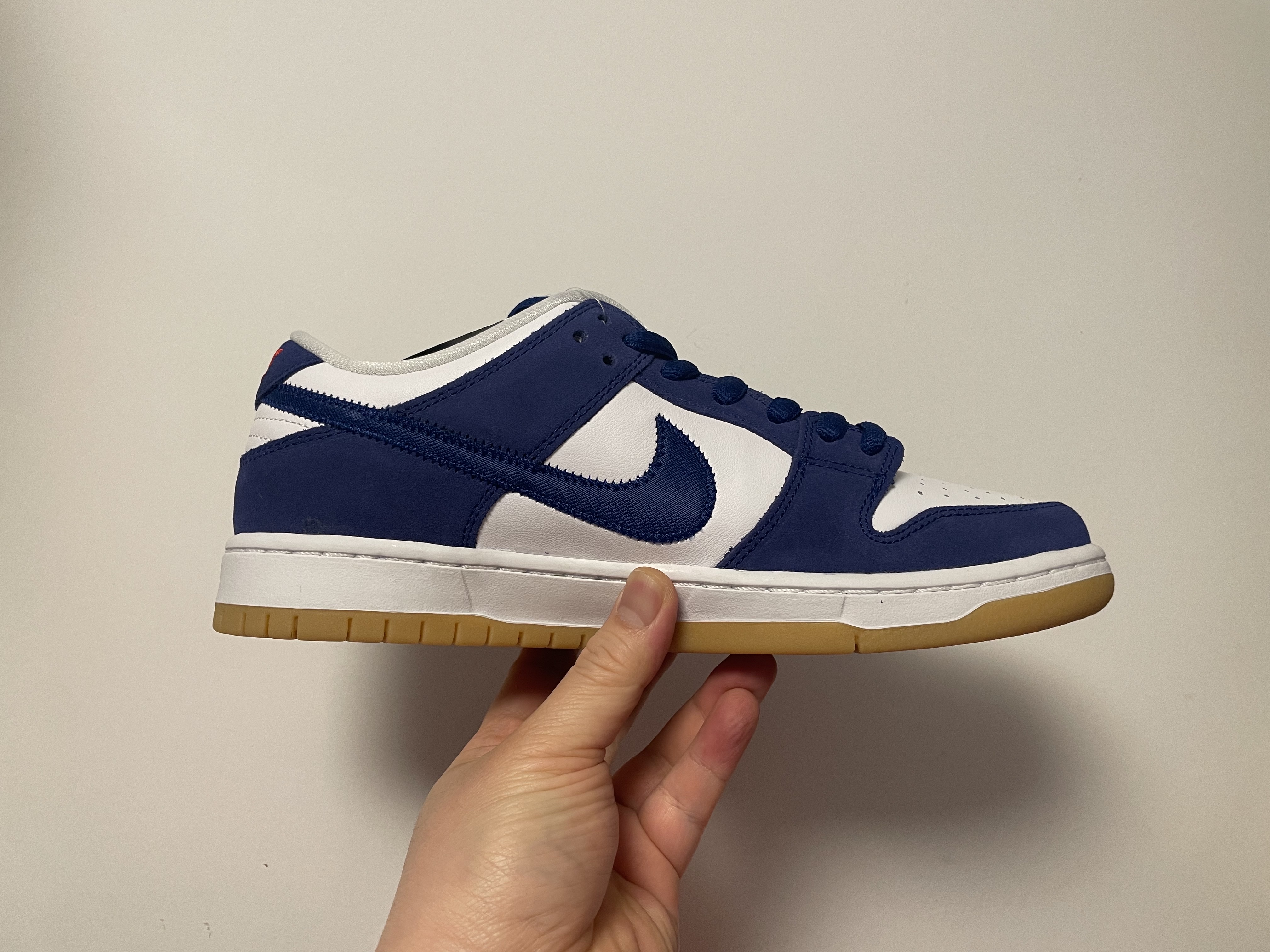 Nike SB Dunk Low Pro Premium Deep Royal Blue 착용 스타일 - 2