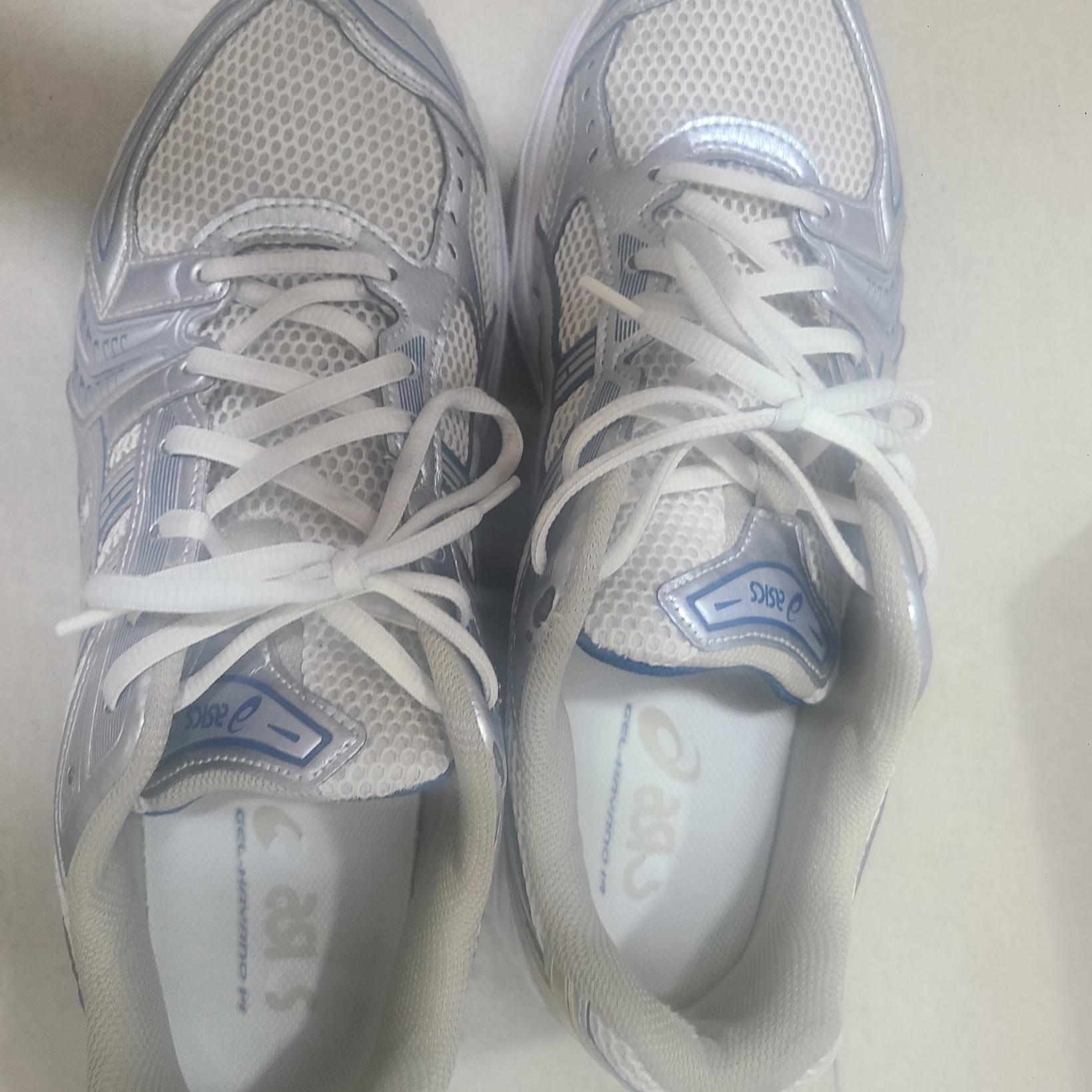 Asics Gel-Kayano 14 Cream Pure Silver 착용 스타일