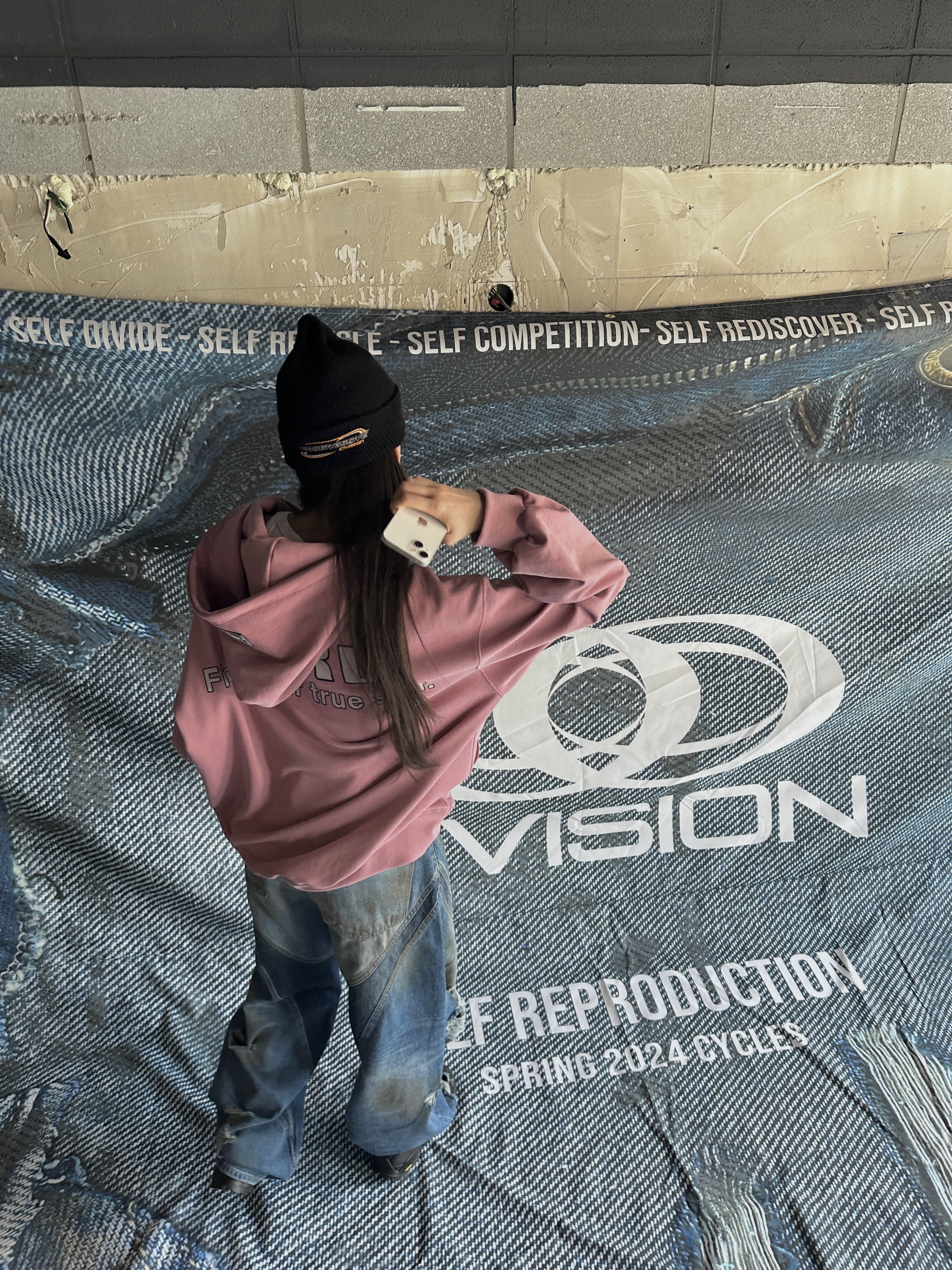 Civision by CSC Cool Girl Hoodie Pink, [KREAM 단독] Civision by CSC Progressive Metal Logo Beanie Black 착용 스타일 - 2