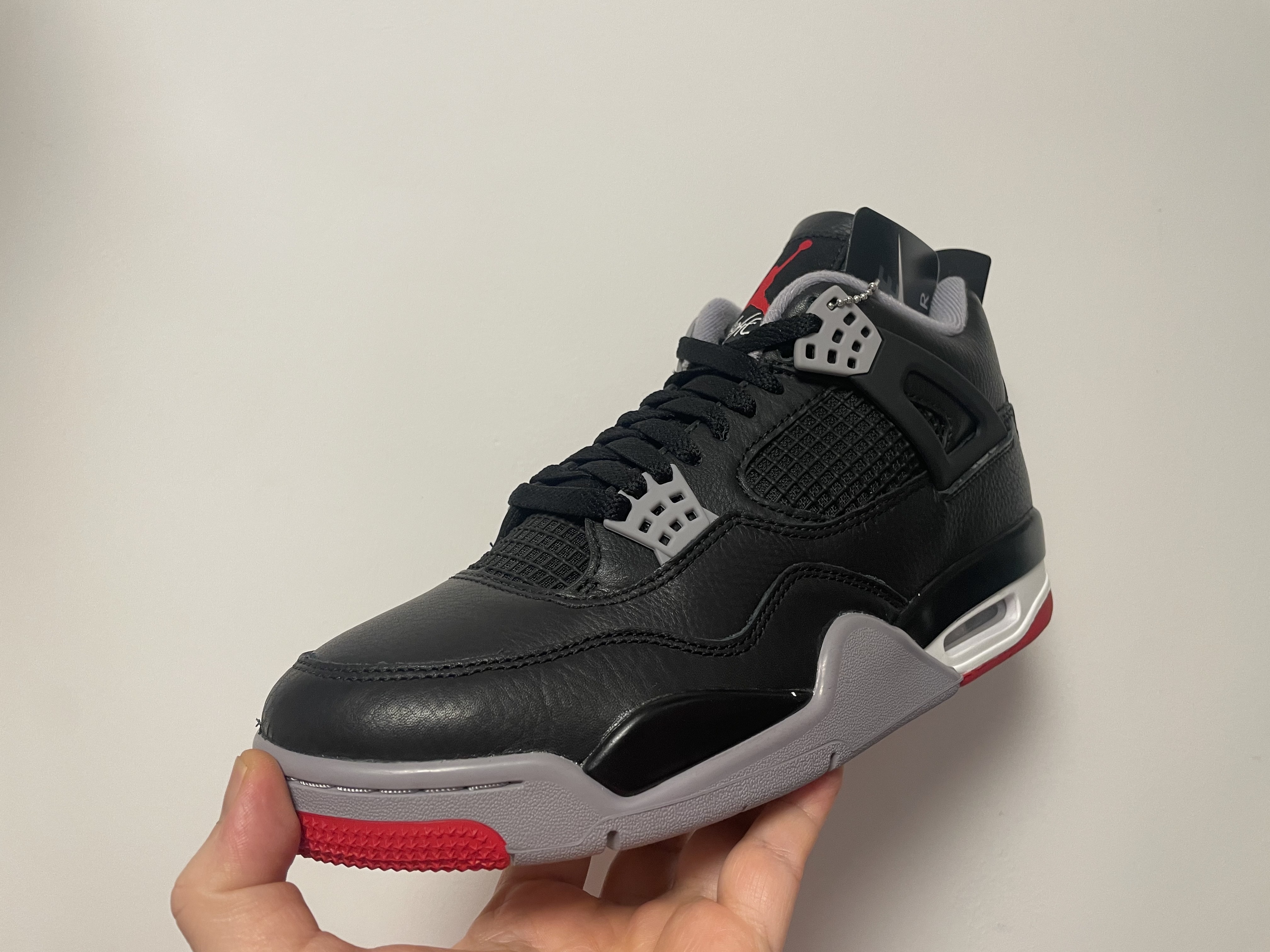 Jordan 4 Retro Bred Reimagined 착용 스타일 - 3