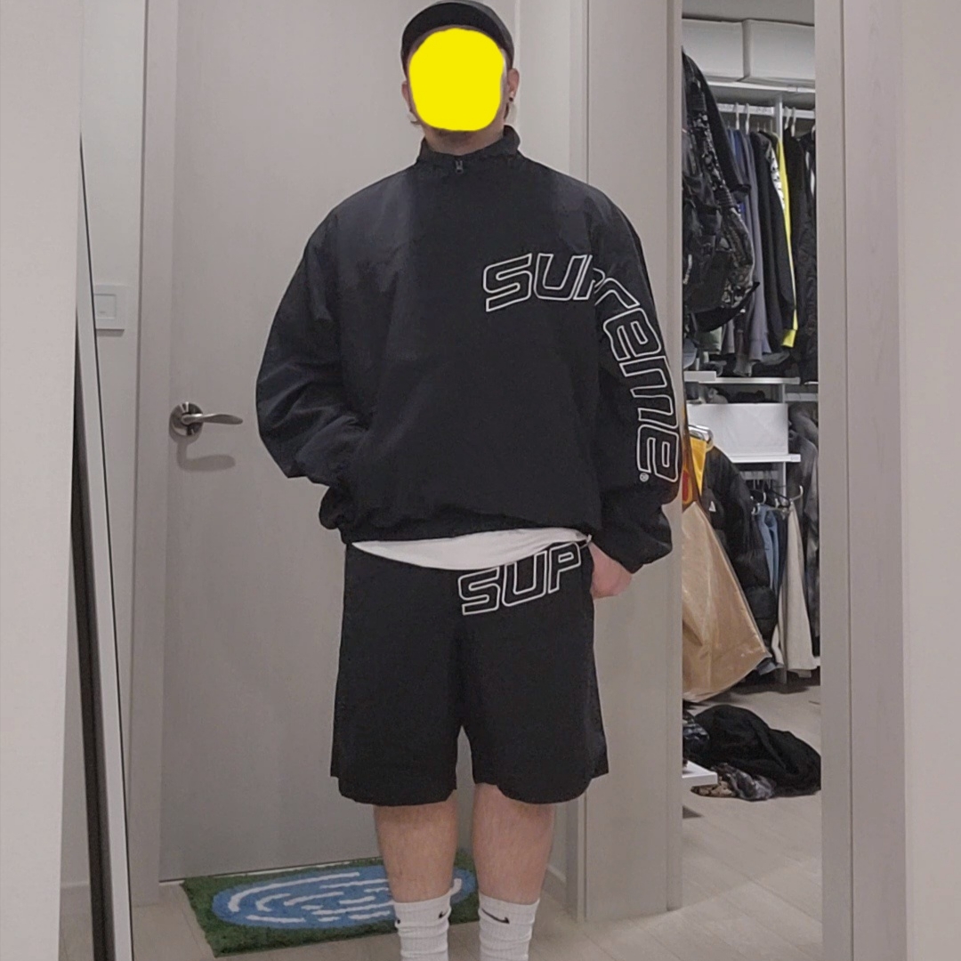 Supreme Curve Track Jacket Black - 24SS, Supreme Curve Nylon Short Black - 24SS 착용 스타일 - 3