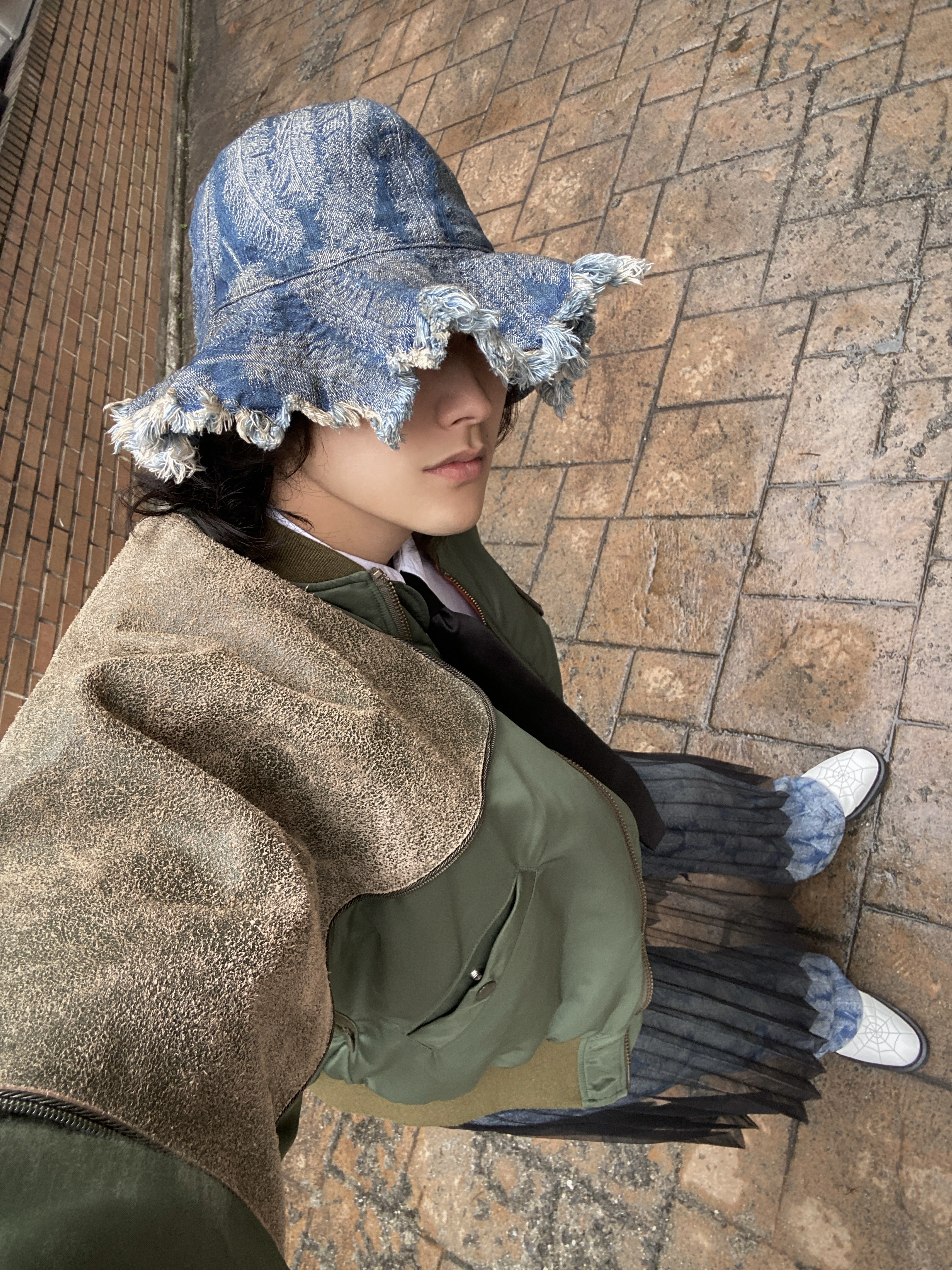 Dr. Martens x Supreme Spiderweb 3-Eye Shoe White, Kapital Ma-1 Nylon X Crack Leather Siamese Bomber Jacket Khaki 착용 스타일 - 6