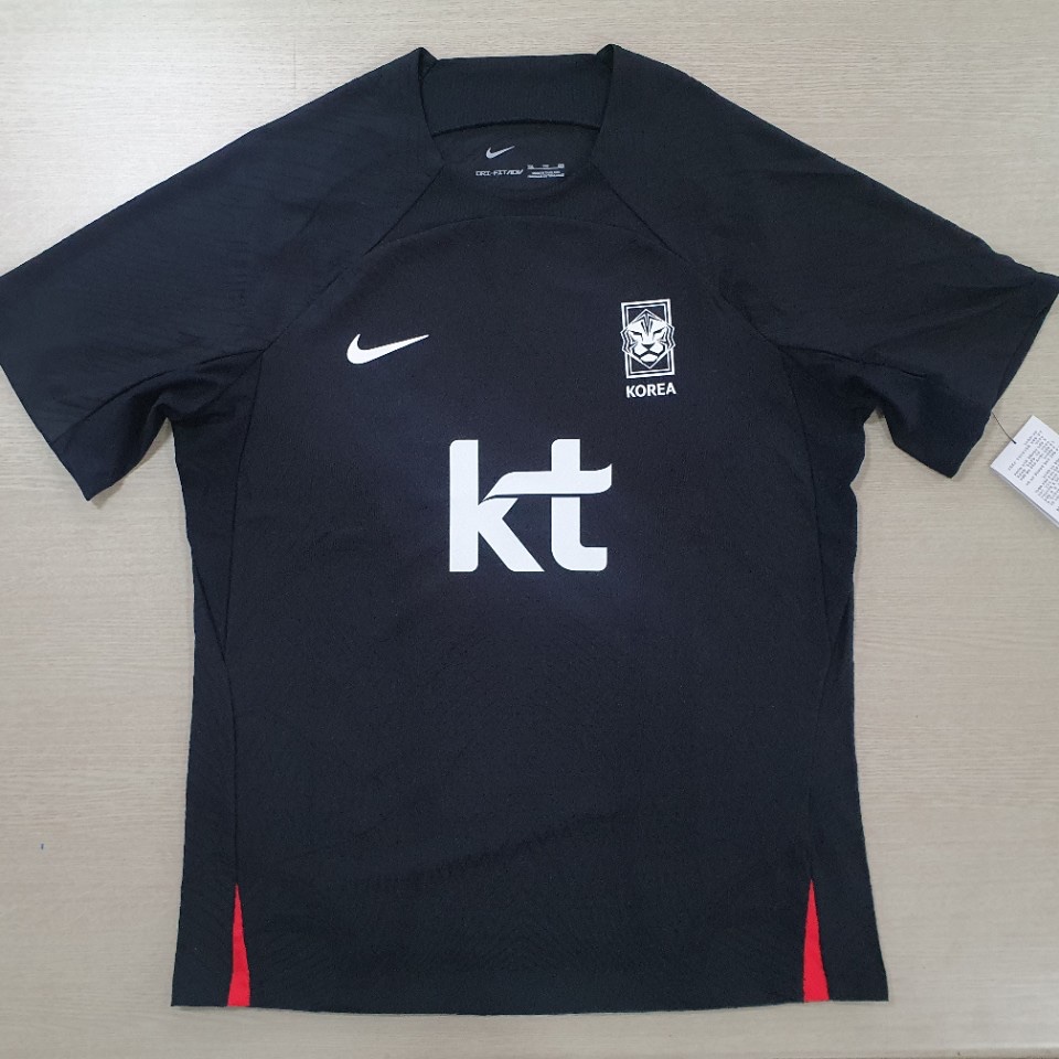 Nike Korea Strike Elite Soccer Short Sleeve Top Black Global Red 착용 스타일