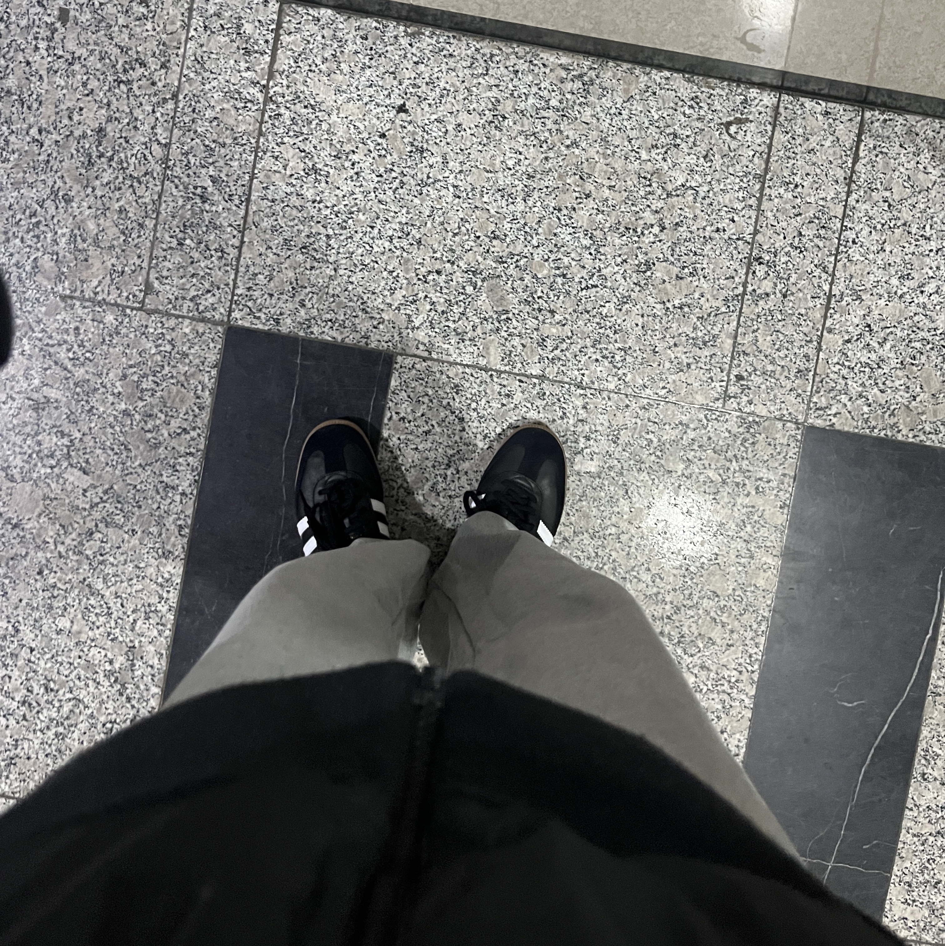 Adidas Samba Decon Core Black 착용 스타일