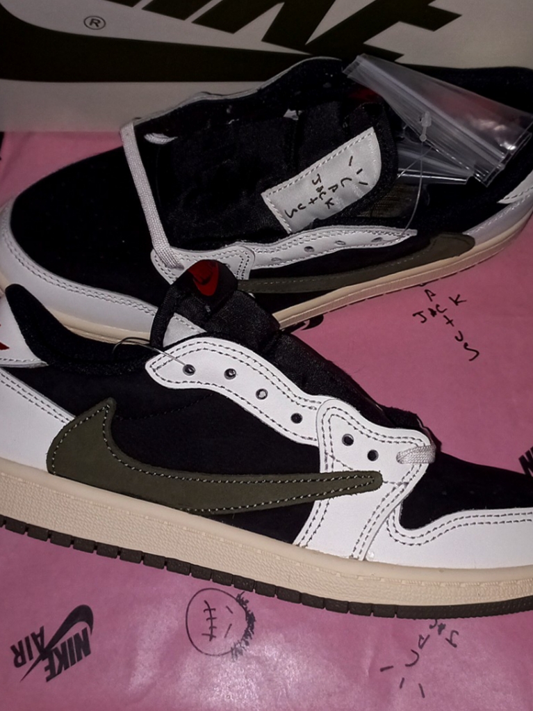 (PS) Jordan 1 x Travis Scott Retro Low OG SP Medium Olive 착용 스타일