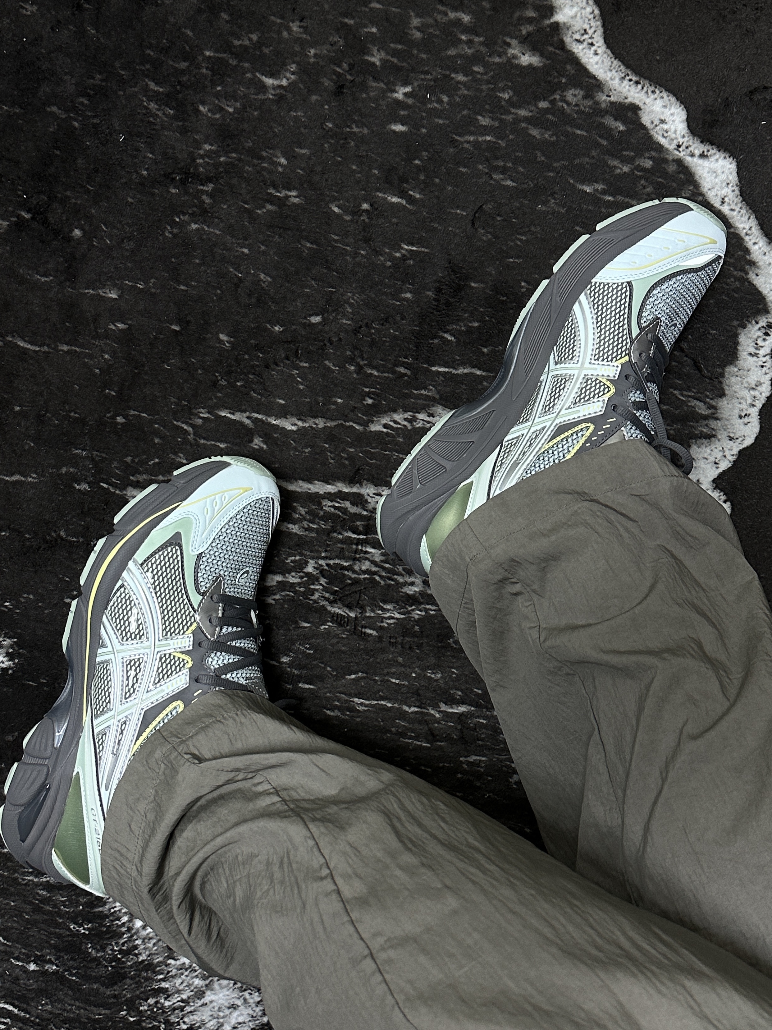 Asics UB6-S GT-2160 Arctic Blue Carbon 착용 스타일 - 1