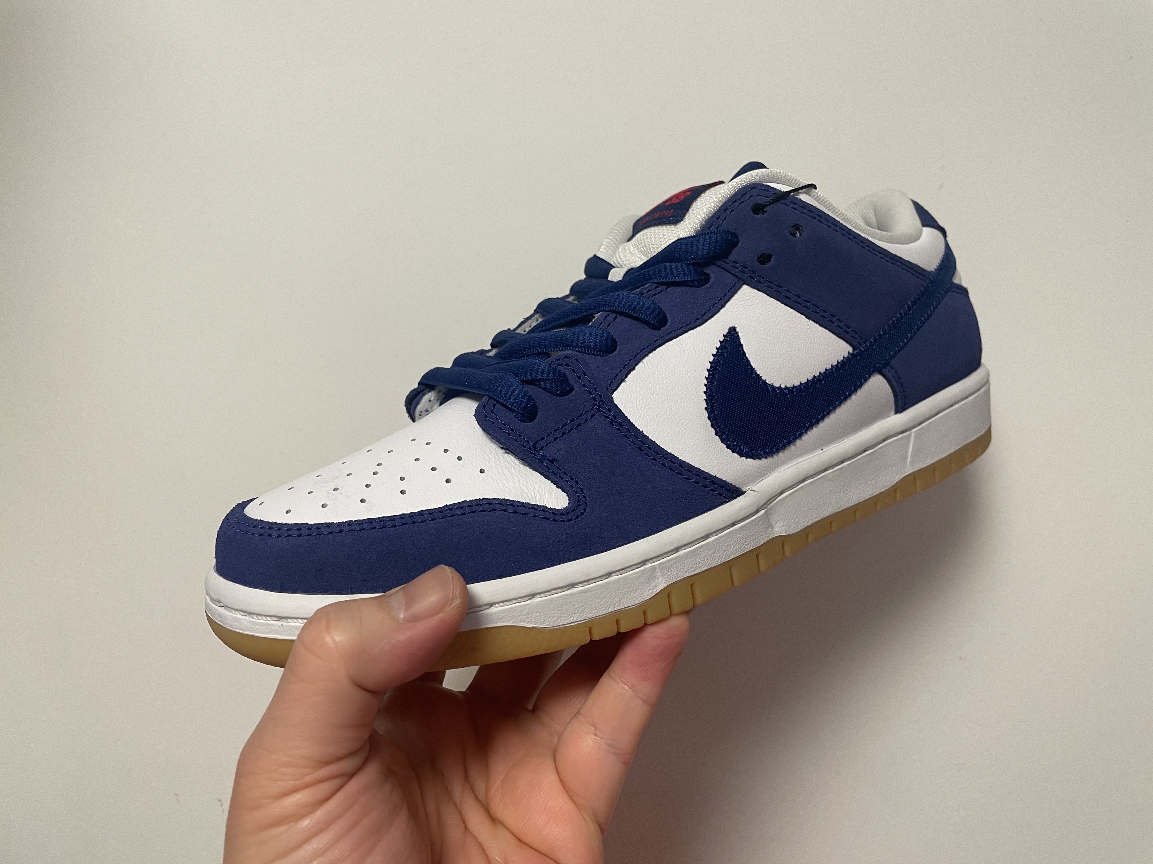 Nike SB Dunk Low Pro Premium Deep Royal Blue 착용 스타일 - 3