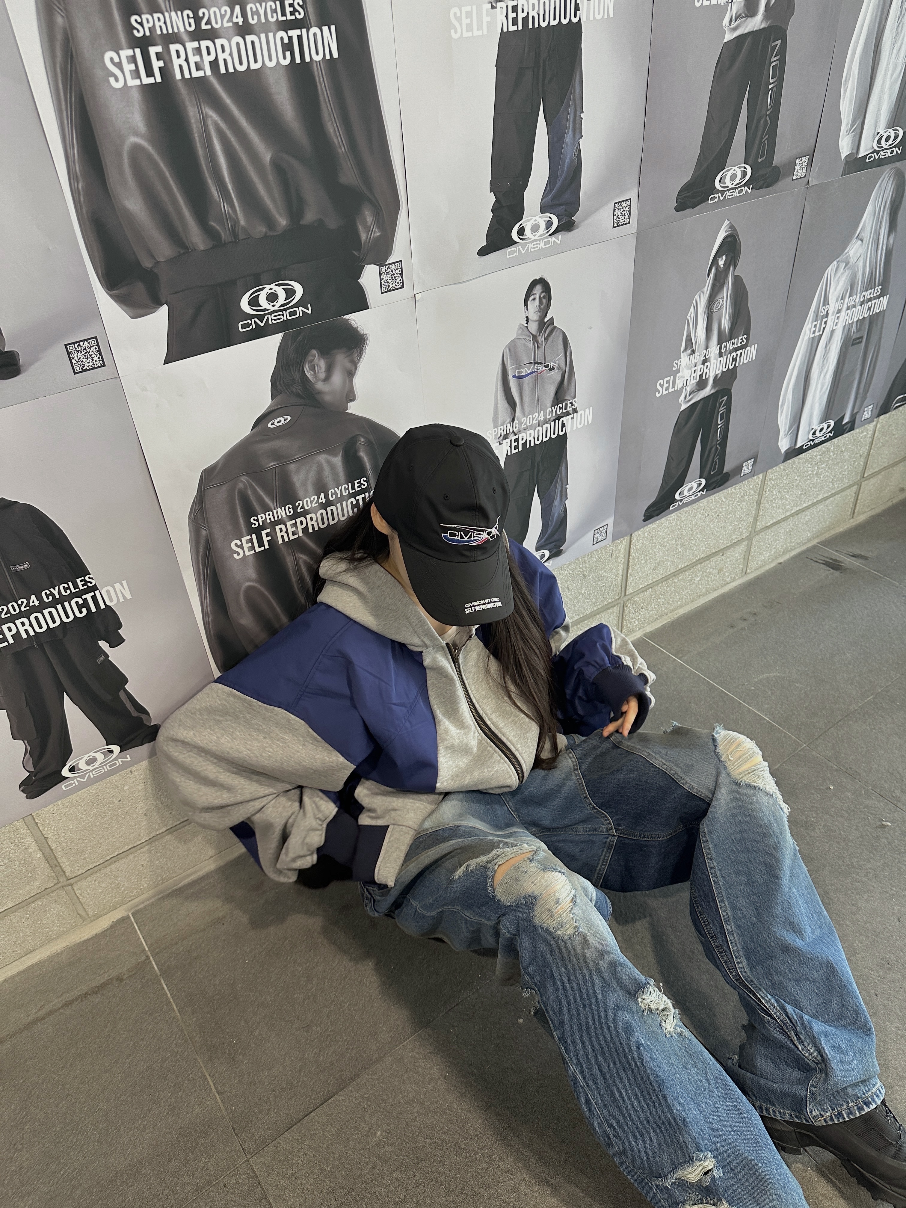 [KREAM 단독] Civision by CSC Remake Hooded Blouson Blue, Civision by CSC Vision Distressed Denim Pants Washed Blue 착용 스타일 - 2
