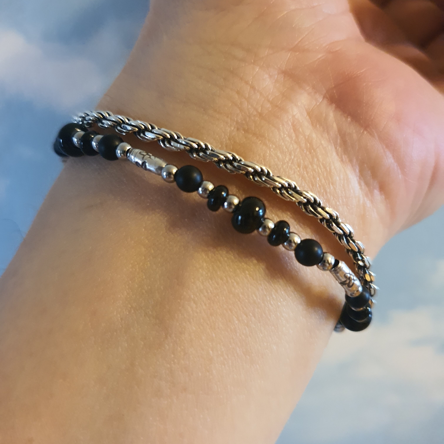 Scudo Garden Karen Beads Bracelet Black 착용 스타일 - 3