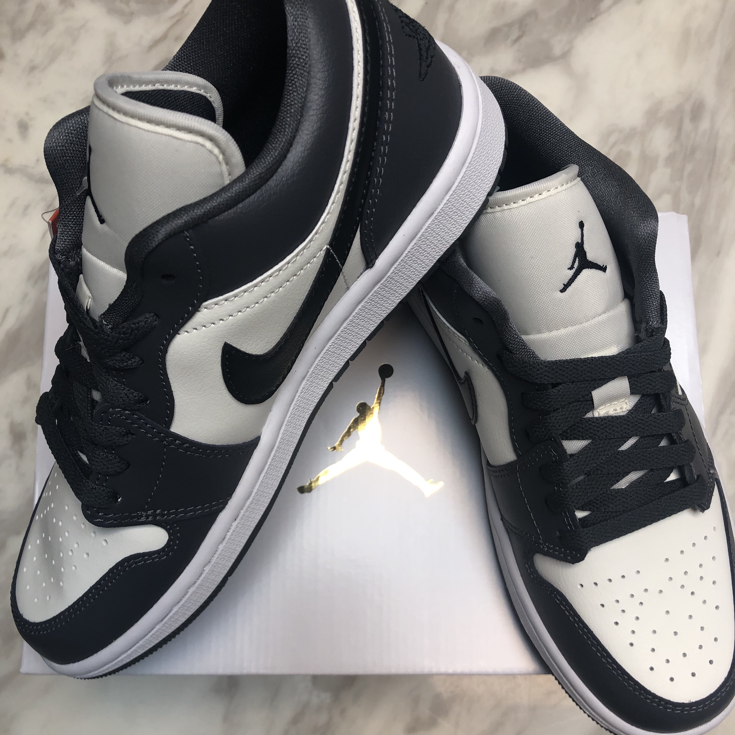 (W) Jordan 1 Low Sail Dark Grey 착용 스타일 - 1