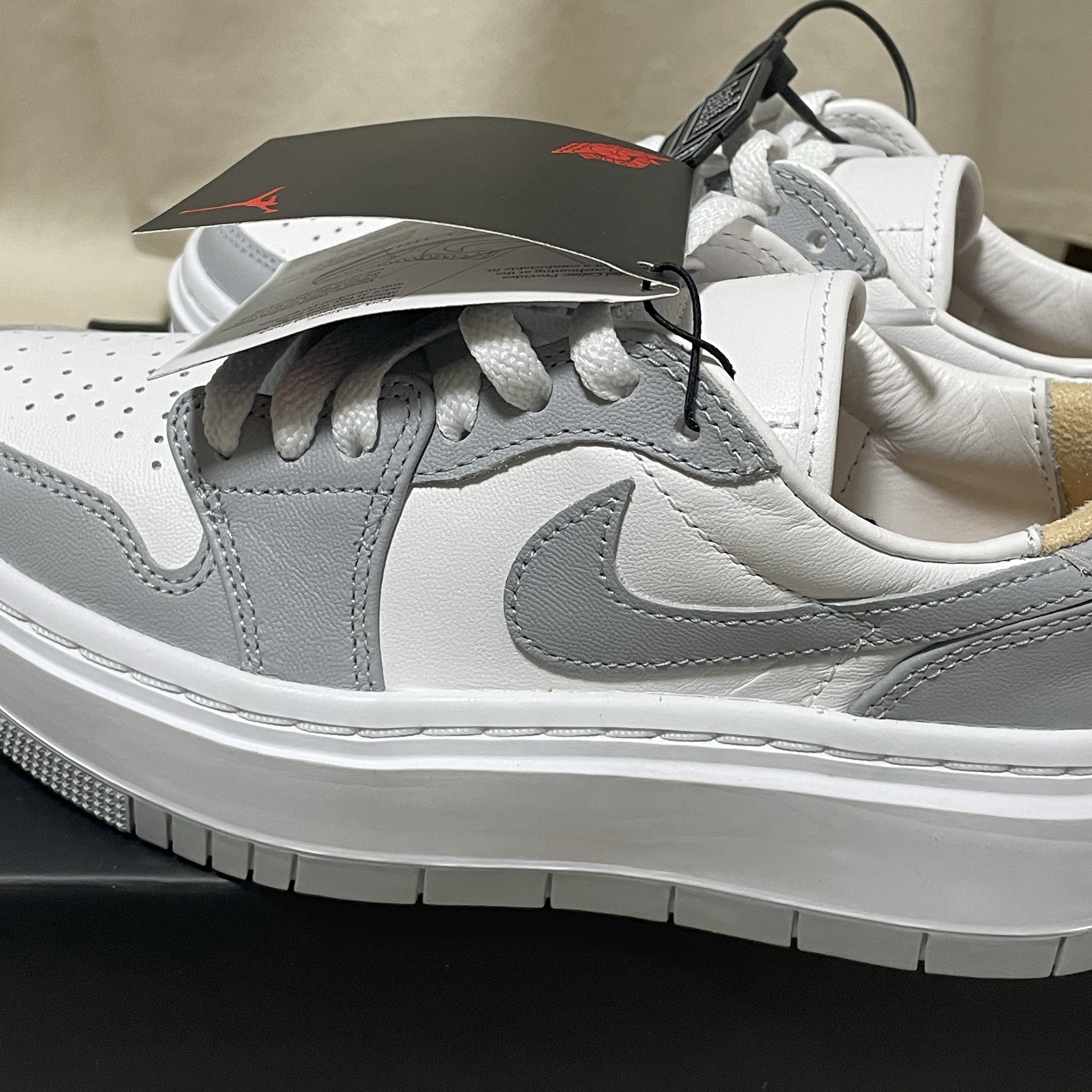 (W) Jordan 1 Elevate Low White and Wolf Grey 착용 스타일
