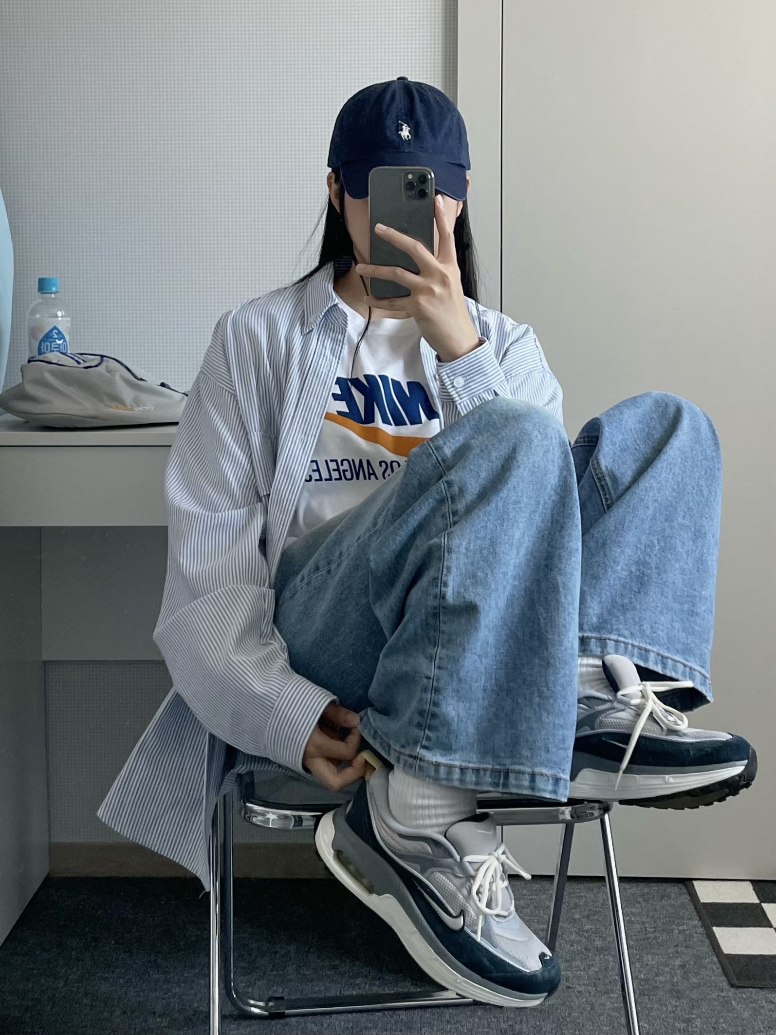 (W) Nike Air Max Bliss Light Iron Ore Armory Navy, Supreme Sling Bag Silver - 22SS 착용 스타일 - 1