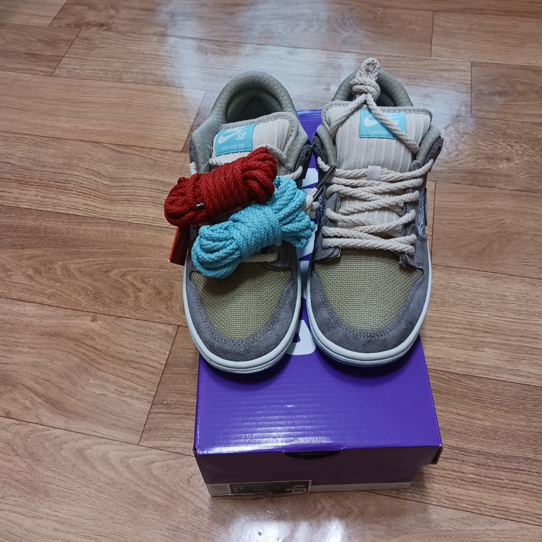 Nike SB Dunk Low Pro Big Money Saving 착용 스타일 - 3