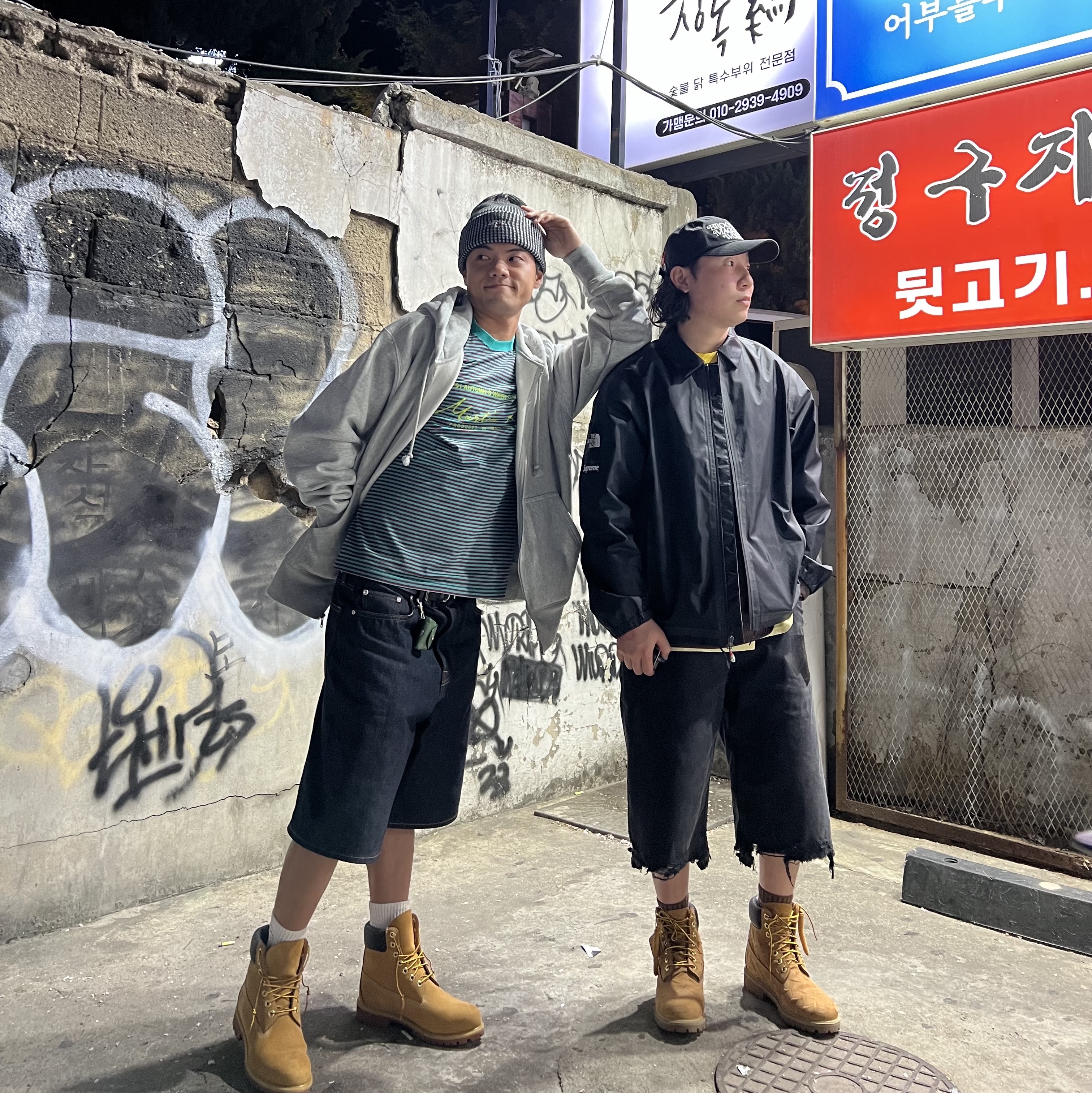 Supreme x The North Face Summit Series Outer Tape Seam Coaches Jacket Black - 21SS, Timberland x Supreme Diamond Plate 6 Inch Premium Waterproof Boot Wheat - 23FW - Medium 착용 스타일