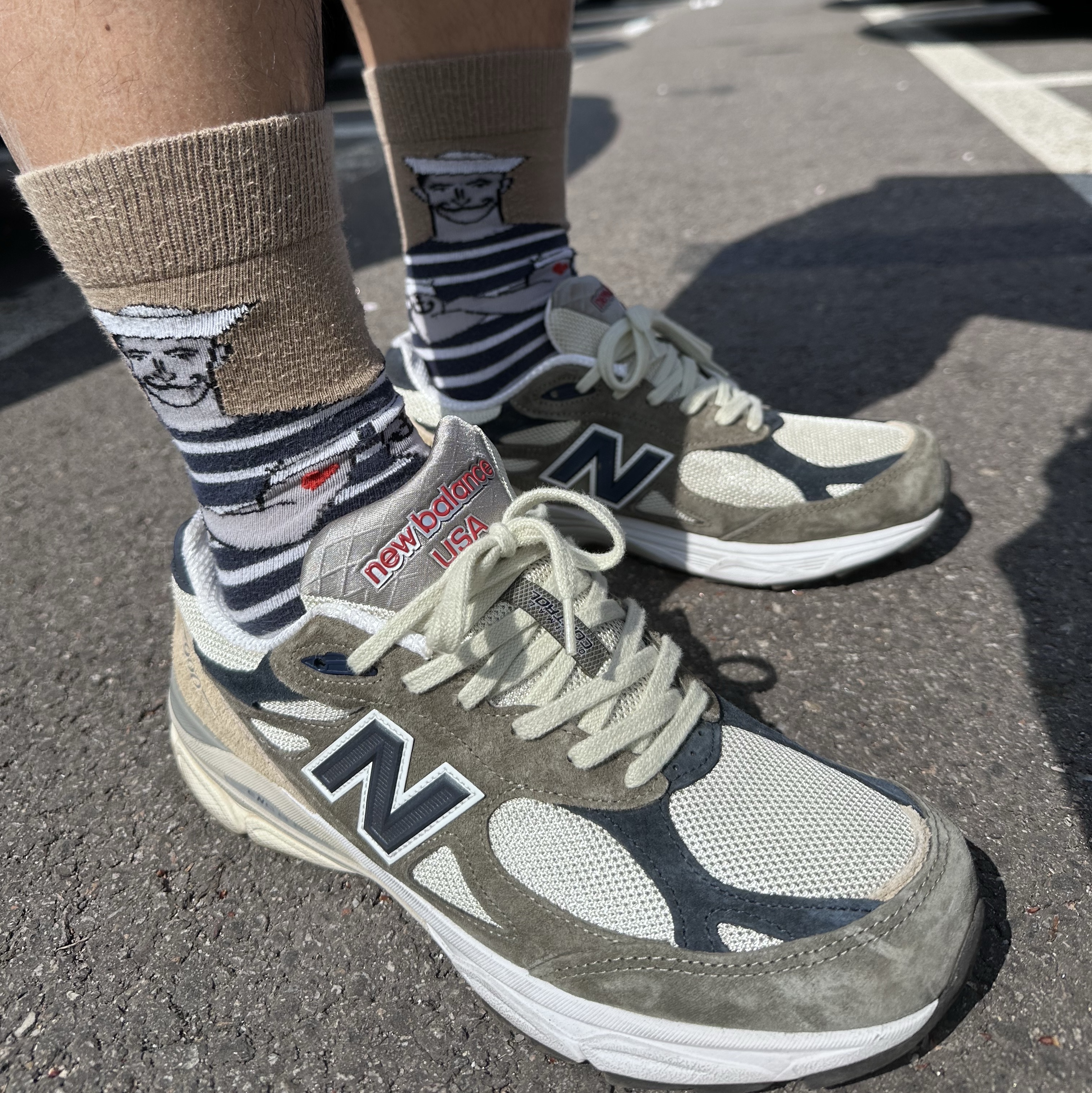 New Balance 990v3 Made in USA Olive 착용 스타일 - 3