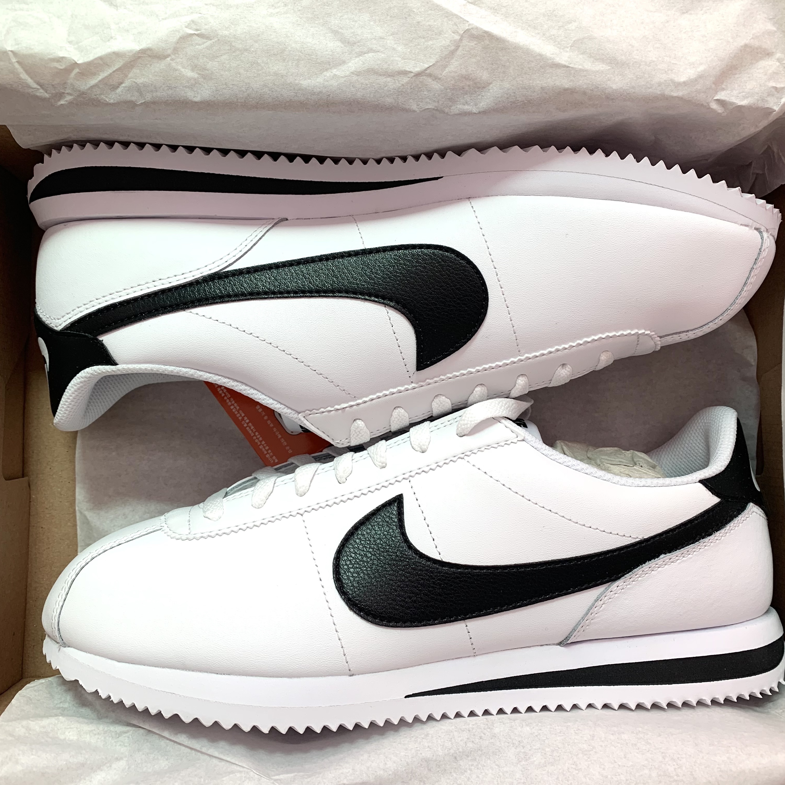 Nike Cortez White Black 착용 스타일 - 3