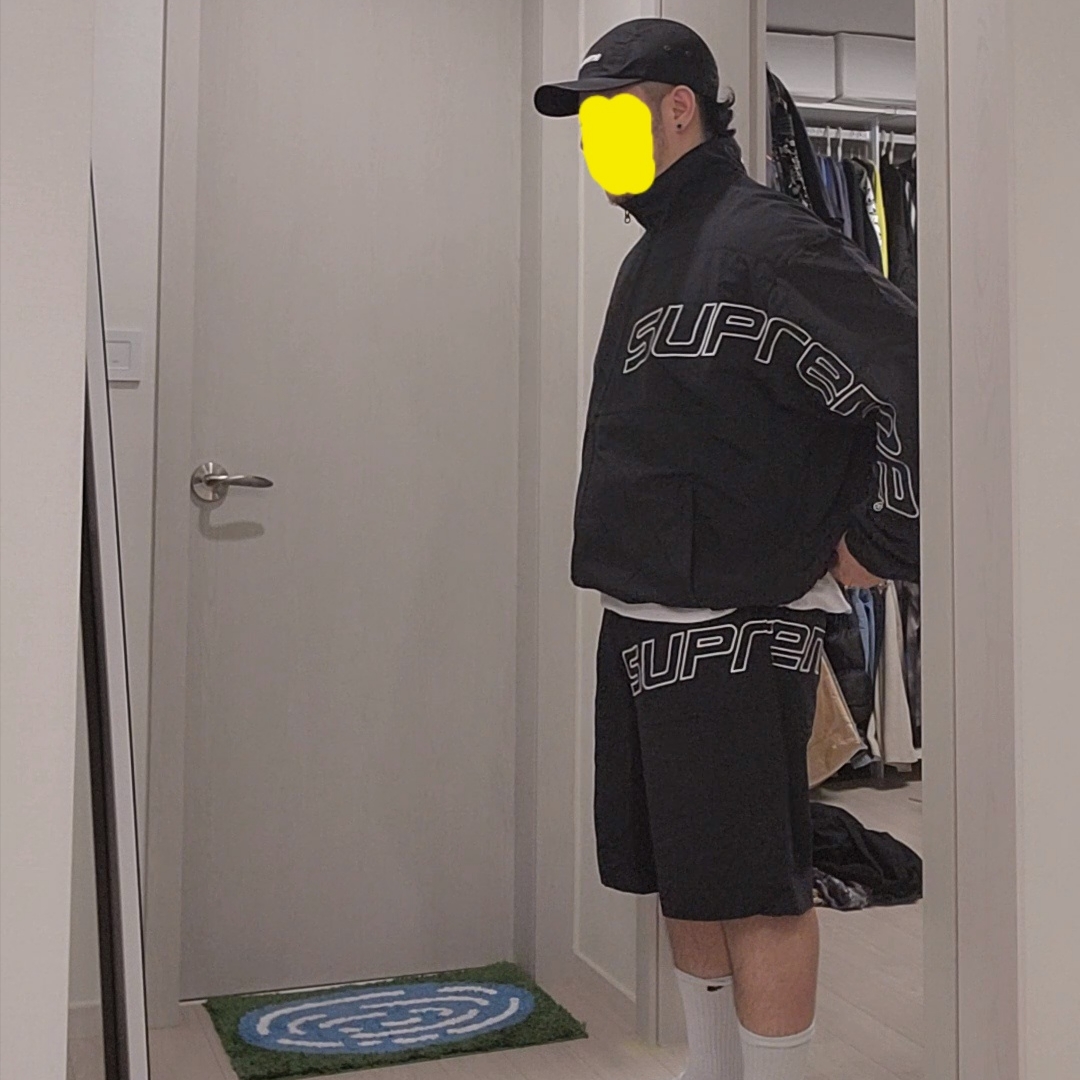 Supreme Curve Track Jacket Black - 24SS, Supreme Curve Nylon Short Black - 24SS 착용 스타일 - 2