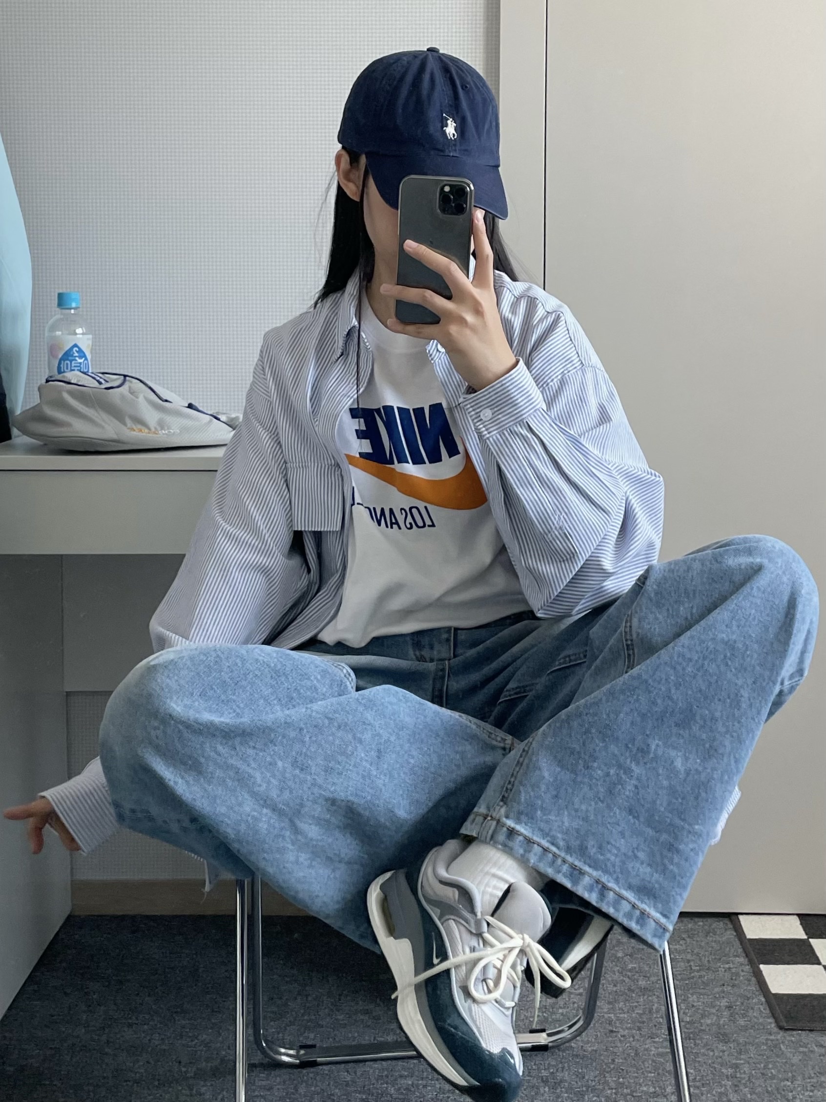 (W) Nike Air Max Bliss Light Iron Ore Armory Navy, Supreme Sling Bag Silver - 22SS 착용 스타일 - 4