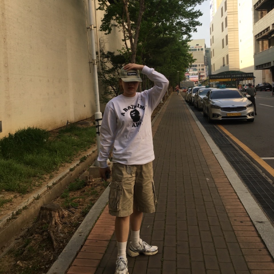 Supreme Washed Chino Twill Camp Cap Dirty Indigo - 24SS, Nike V2K Run Summit White Metallic Silver 착용 스타일 - 1