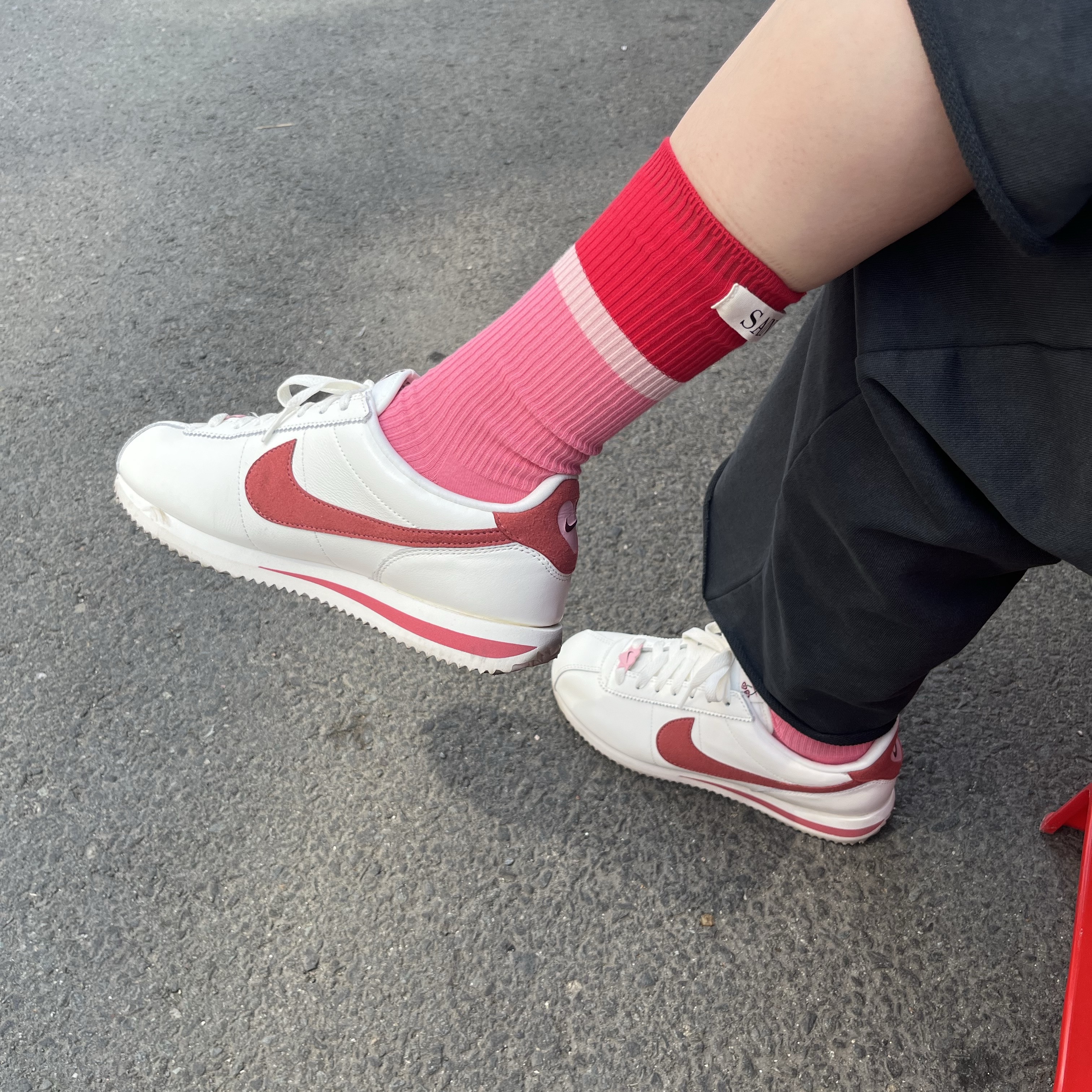 (W) Nike Cortez SE Valentine Day Sail Adobe 착용 스타일