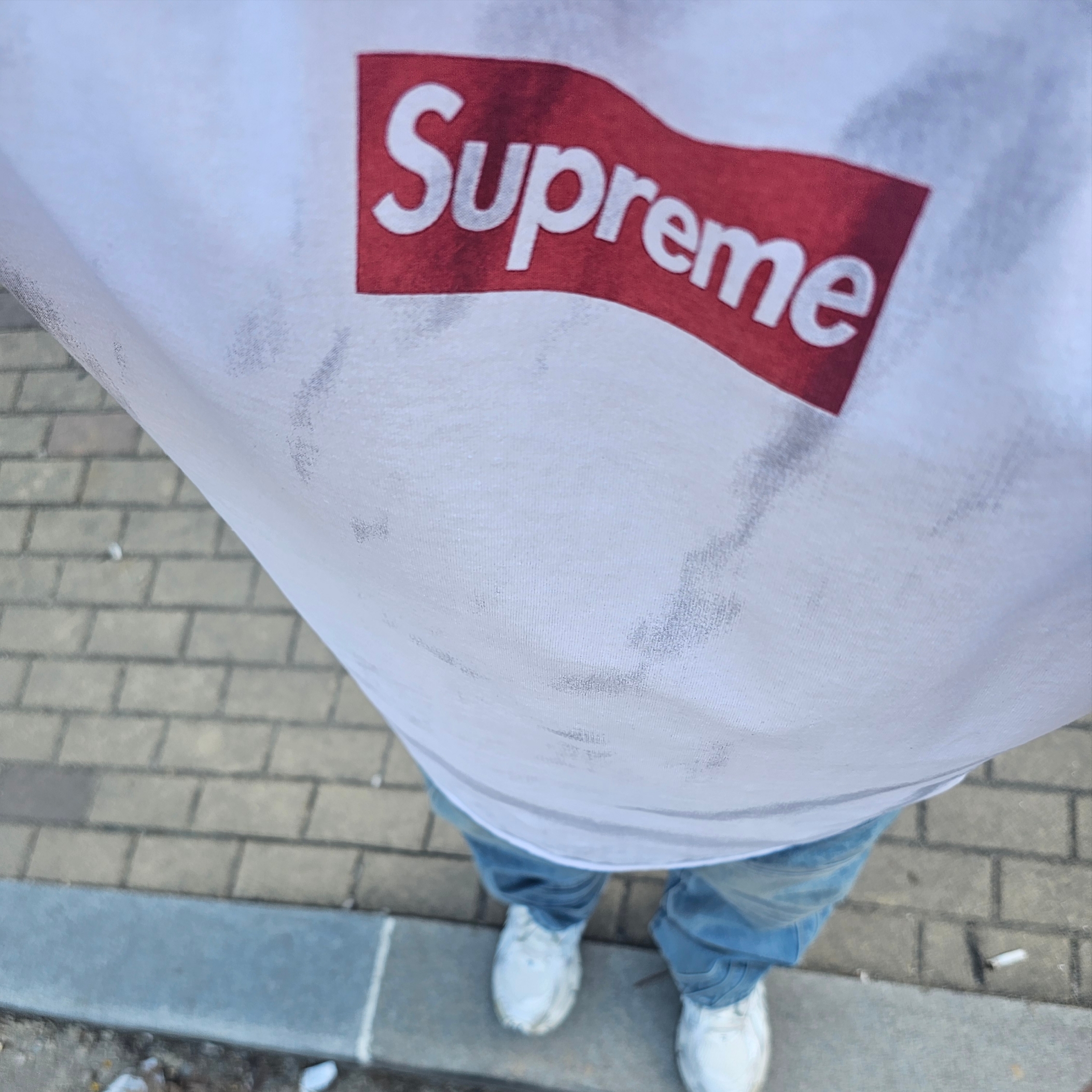 Supreme x MM6 Maison Margiela Box Logo T-Shirt White - 24SS, Supreme S Logo Loose Fit Jean Washed Blue - 24SS 착용 스타일 - 1
