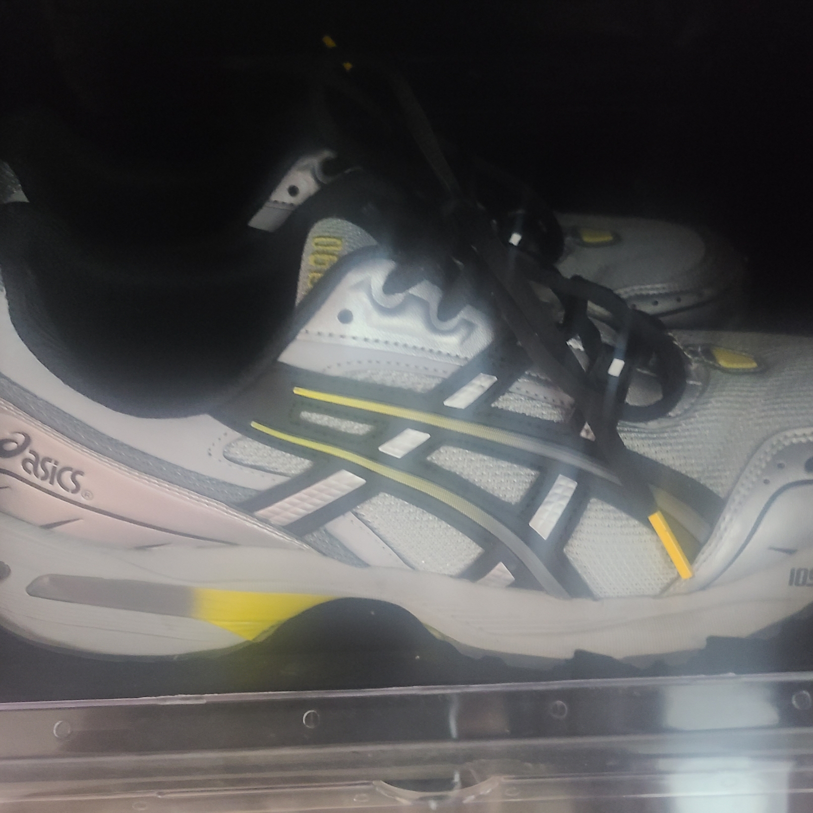 Asics Gel-1090 Mid Grey Black 착용 스타일
