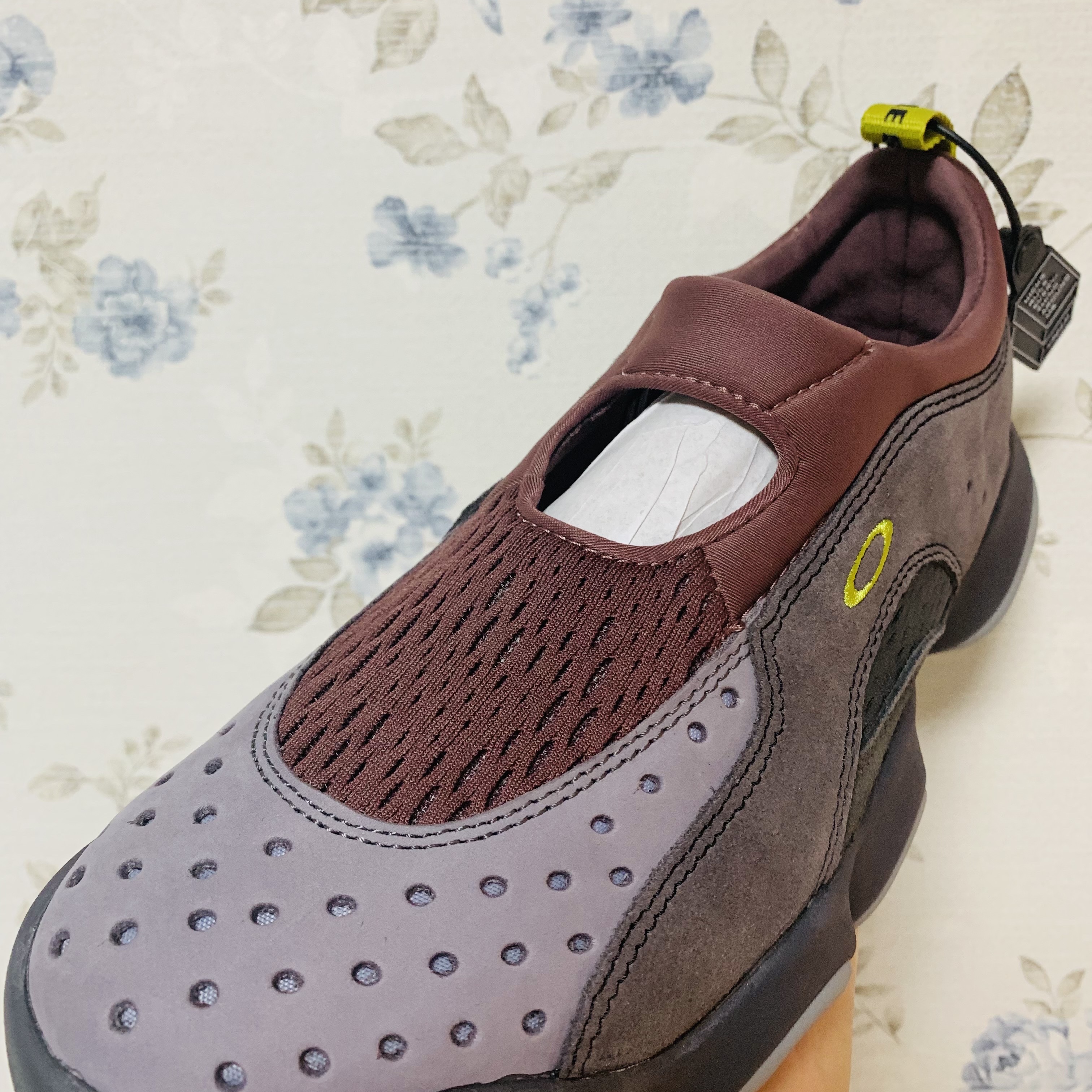 Oakley Factory Team x Brain Dead Flesh Sandals Rose Taupe 착용 스타일