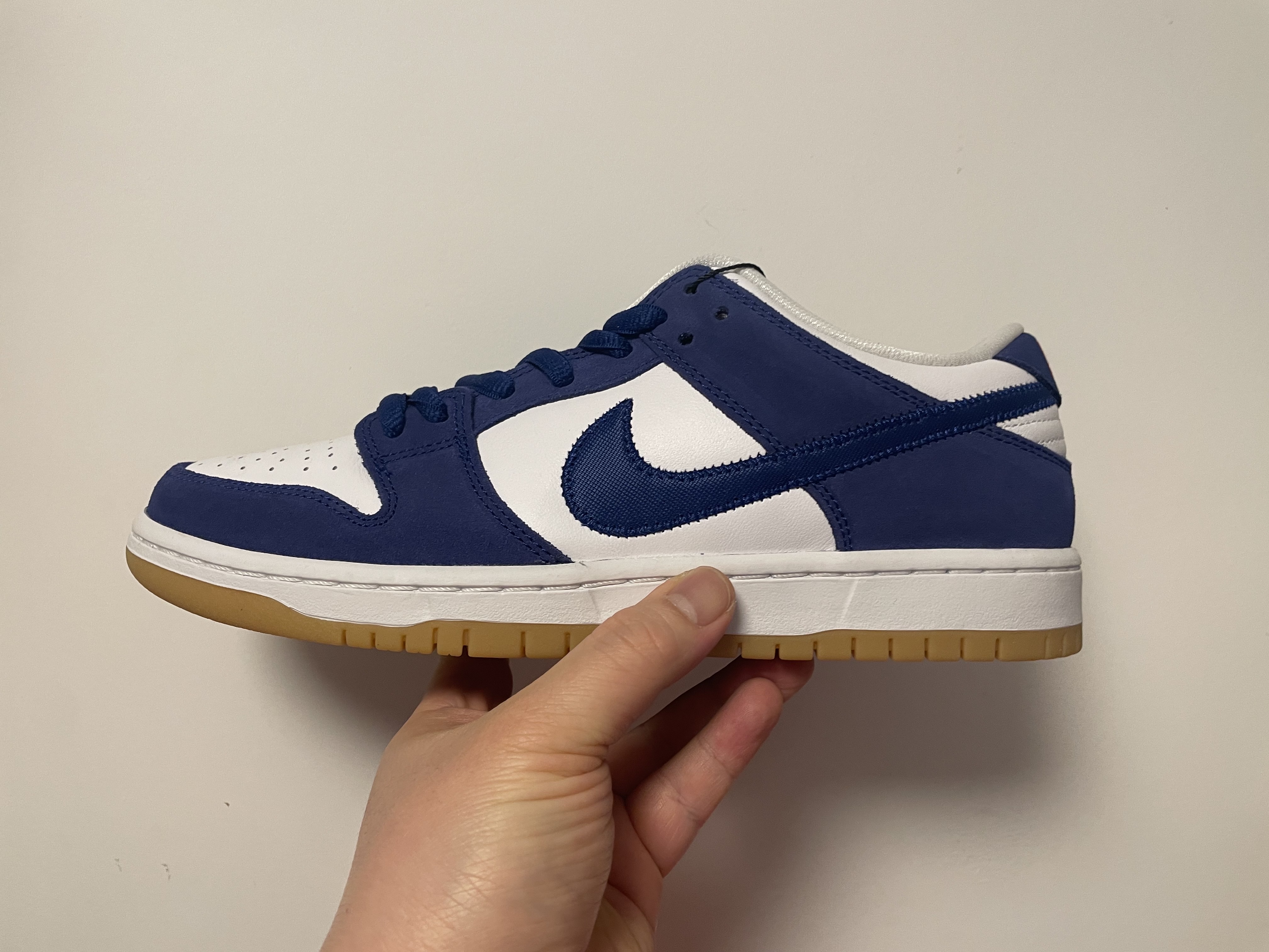 Nike SB Dunk Low Pro Premium Deep Royal Blue 착용 스타일 - 1