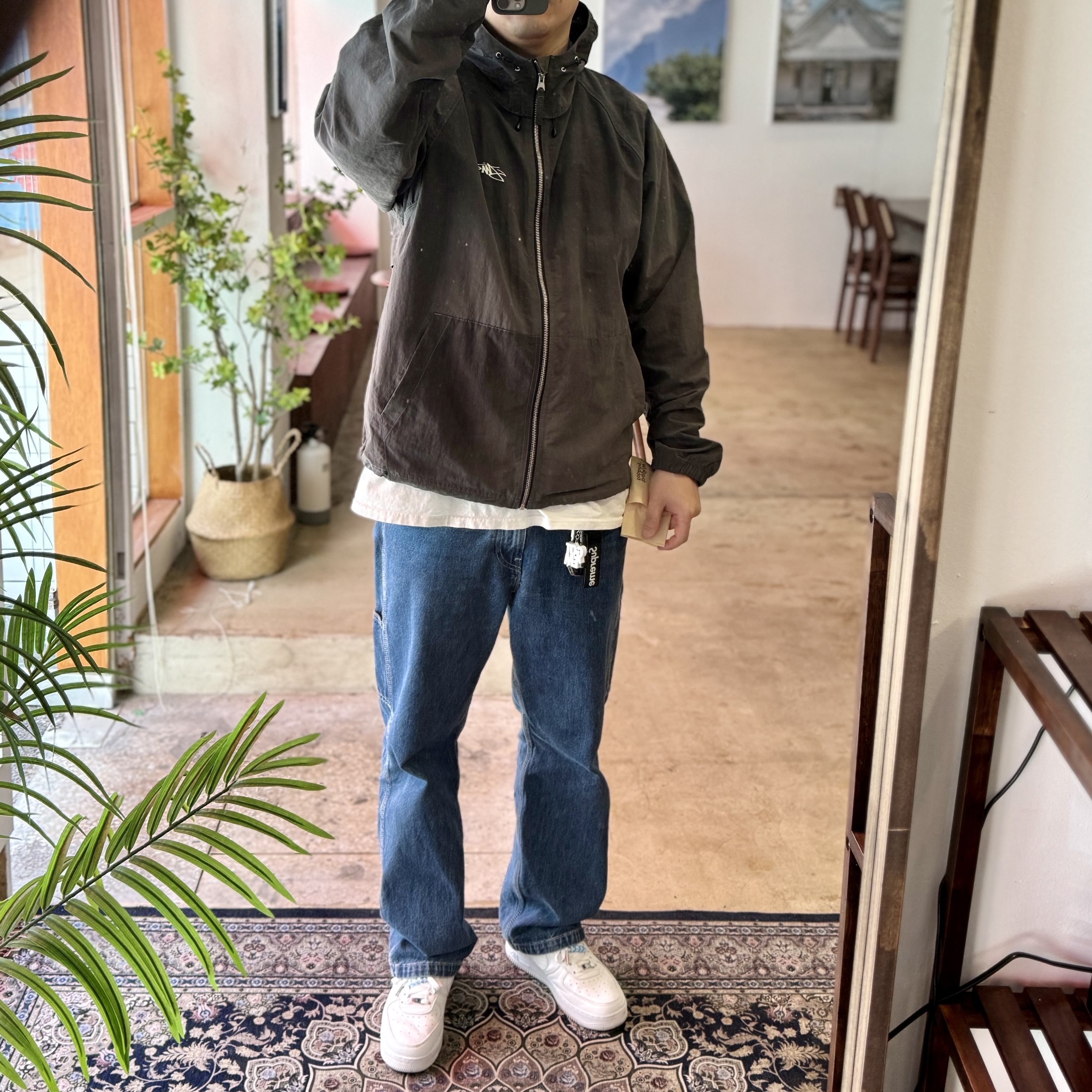 Stussy Wave Dye Beach Shell Jacket Black, Supreme Webbing Keychain Black - 23SS 착용 스타일 - 2