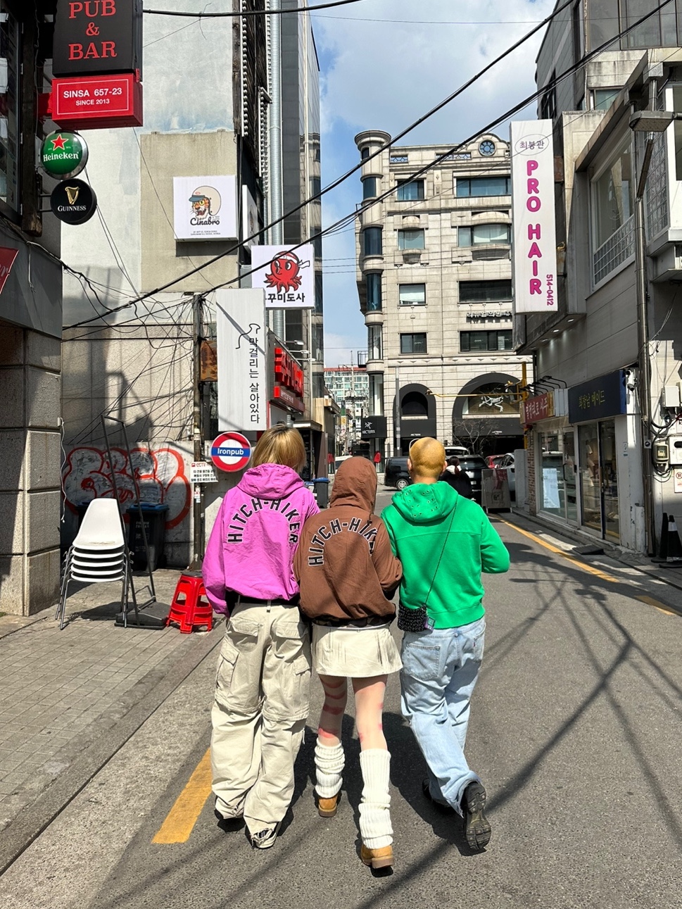 Cotchs Hitchhiker Windbreaker Yellow Green, Cotchs Hitchhiker Windbreaker Brown 착용 스타일