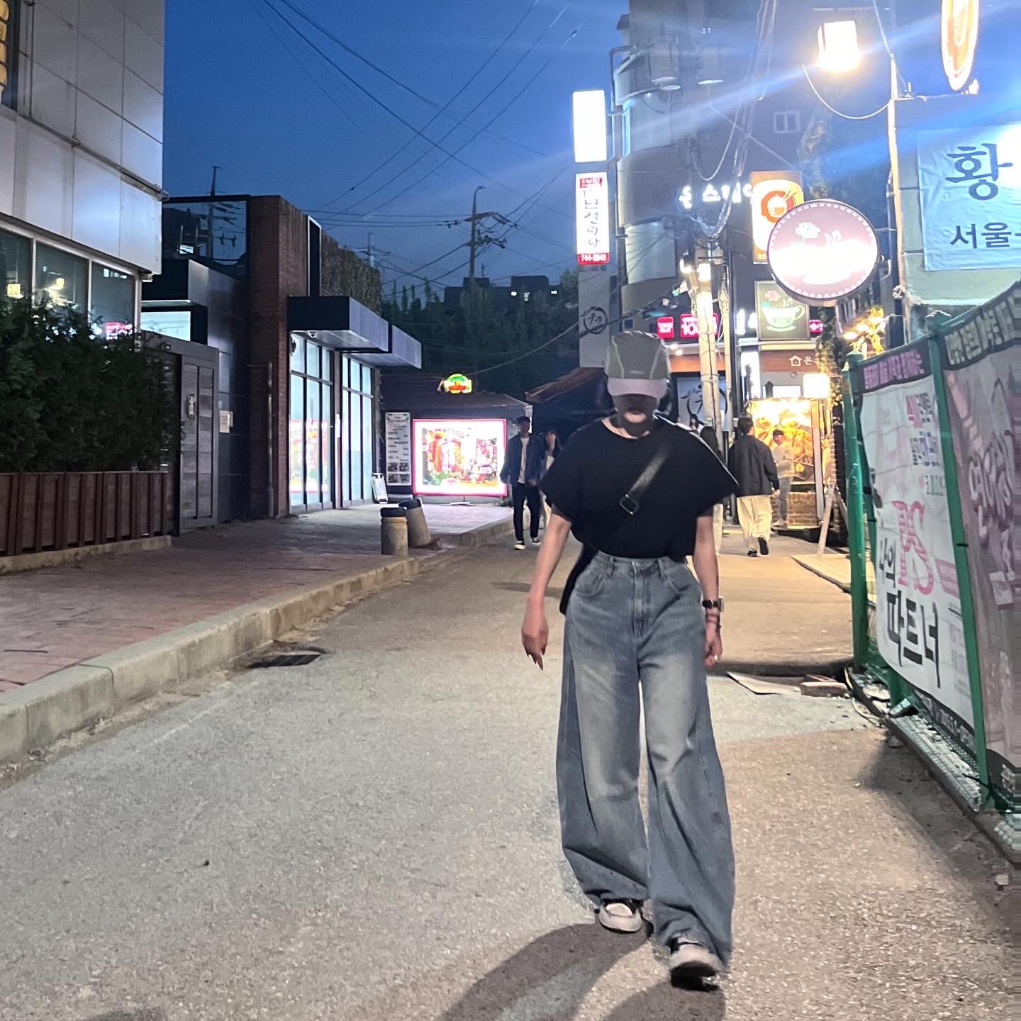 Maison Mihara Yasuhiro Peterson OG Sole Canvas Low Sneakers Black 착용 스타일 - 3