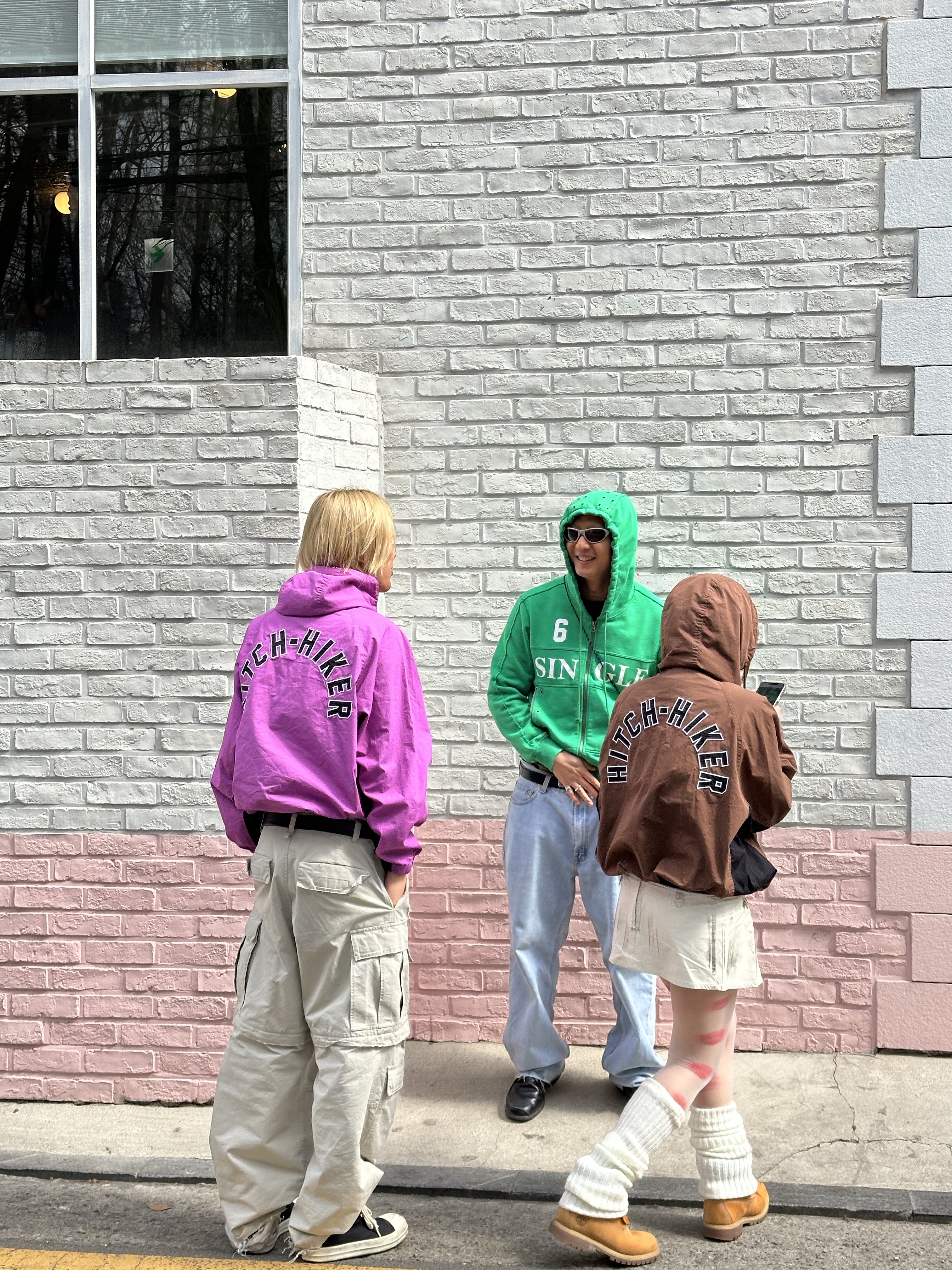 Cotchs Hitchhiker Windbreaker Magenta, Cotchs Hitchhiker Windbreaker Brown 착용 스타일