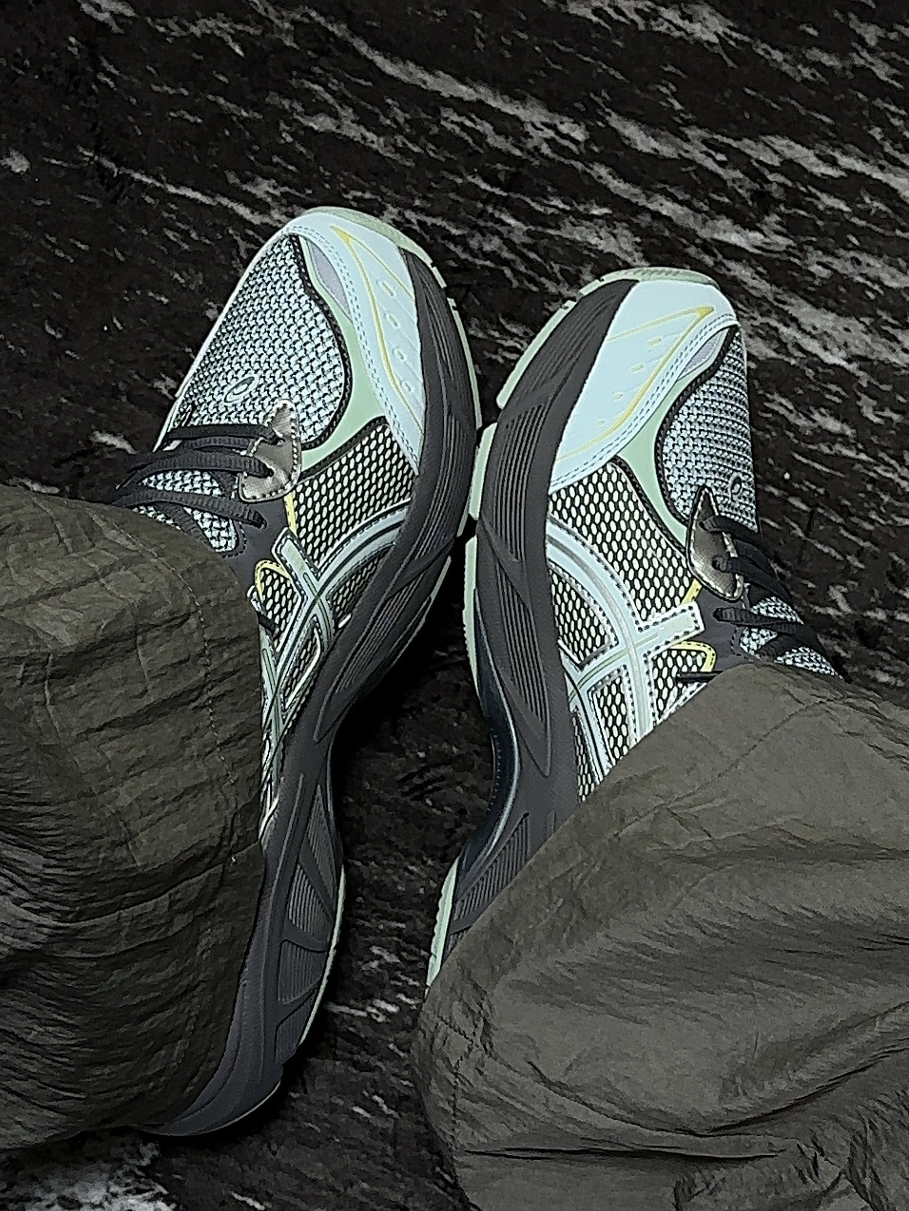 Asics UB6-S GT-2160 Arctic Blue Carbon 착용 스타일 - 3