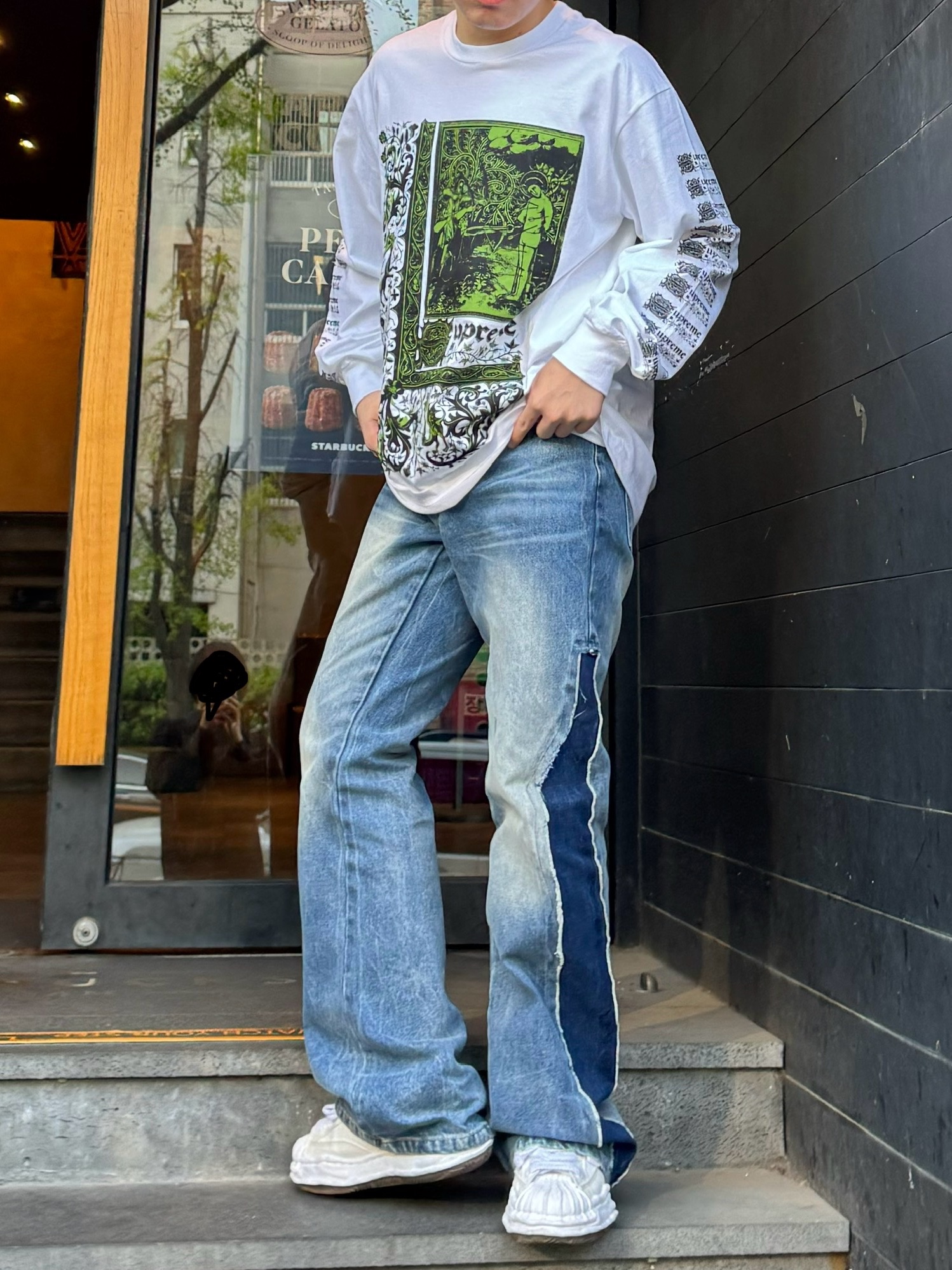 Supreme Saint Sebastian LS T-Shirt White - 24SS, Maison Mihara Yasuhiro Blakey OG Sole Canvas Low-top Sneakers White 착용 스타일 - 1