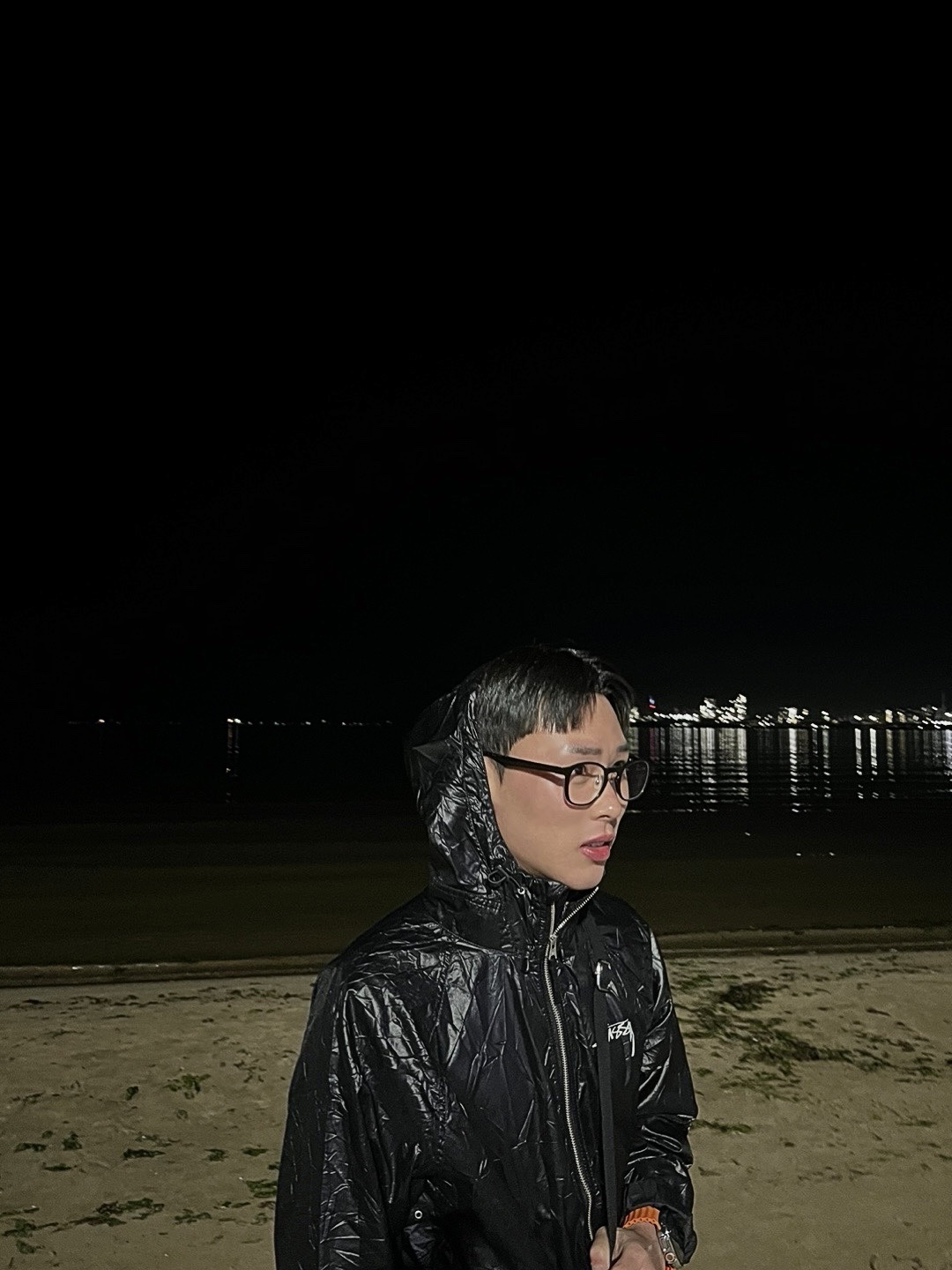 Stussy Beach Shell Wrinkled Nylon Jacket Black, Stussy Canvas Side Pouch Washed Black 착용 스타일 - 1