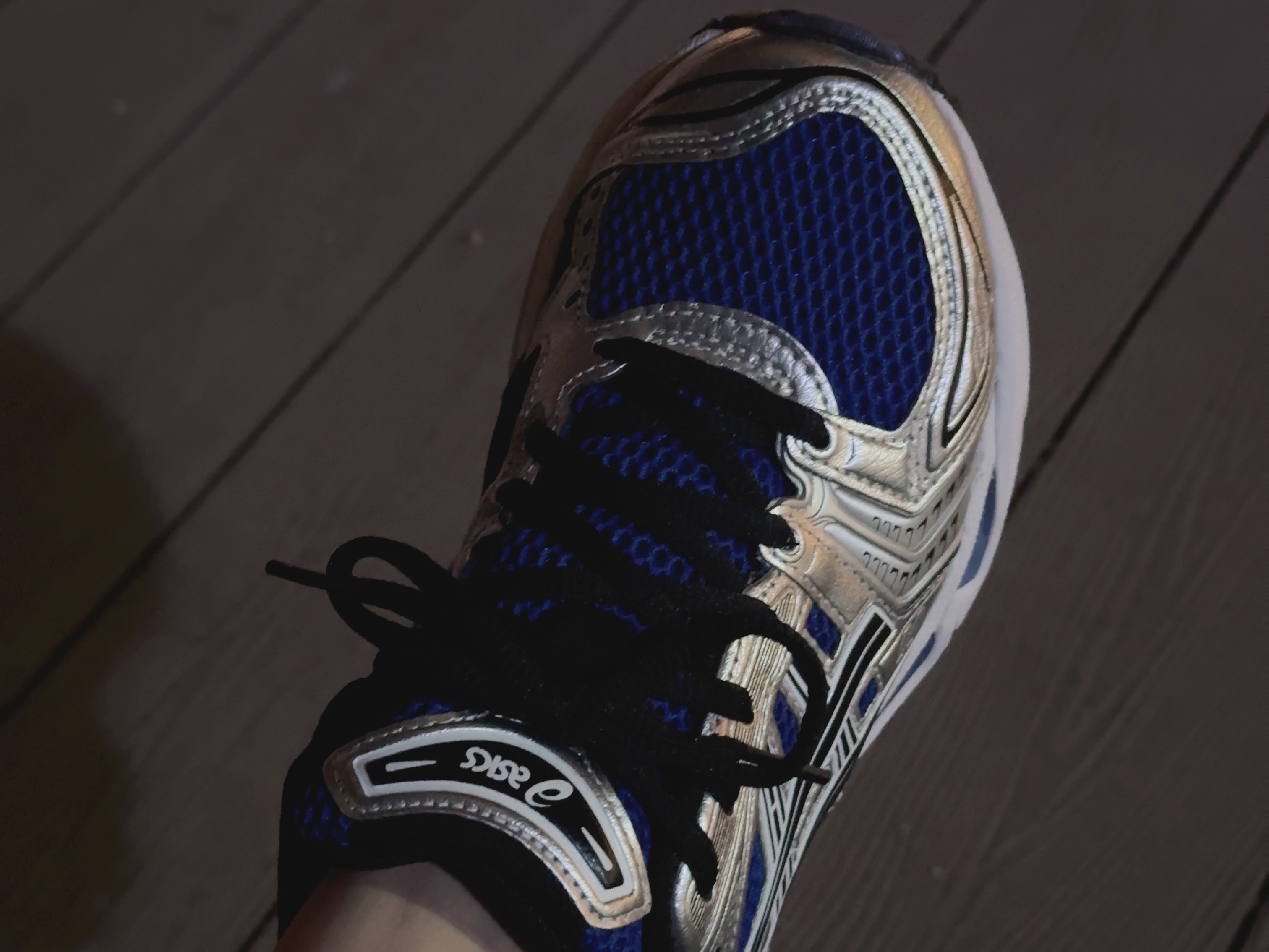 Asics Gel-Kayano 14 Cream Black, Asics Gel-Kayano 14 Monaco Blue Black 착용 스타일 - 4
