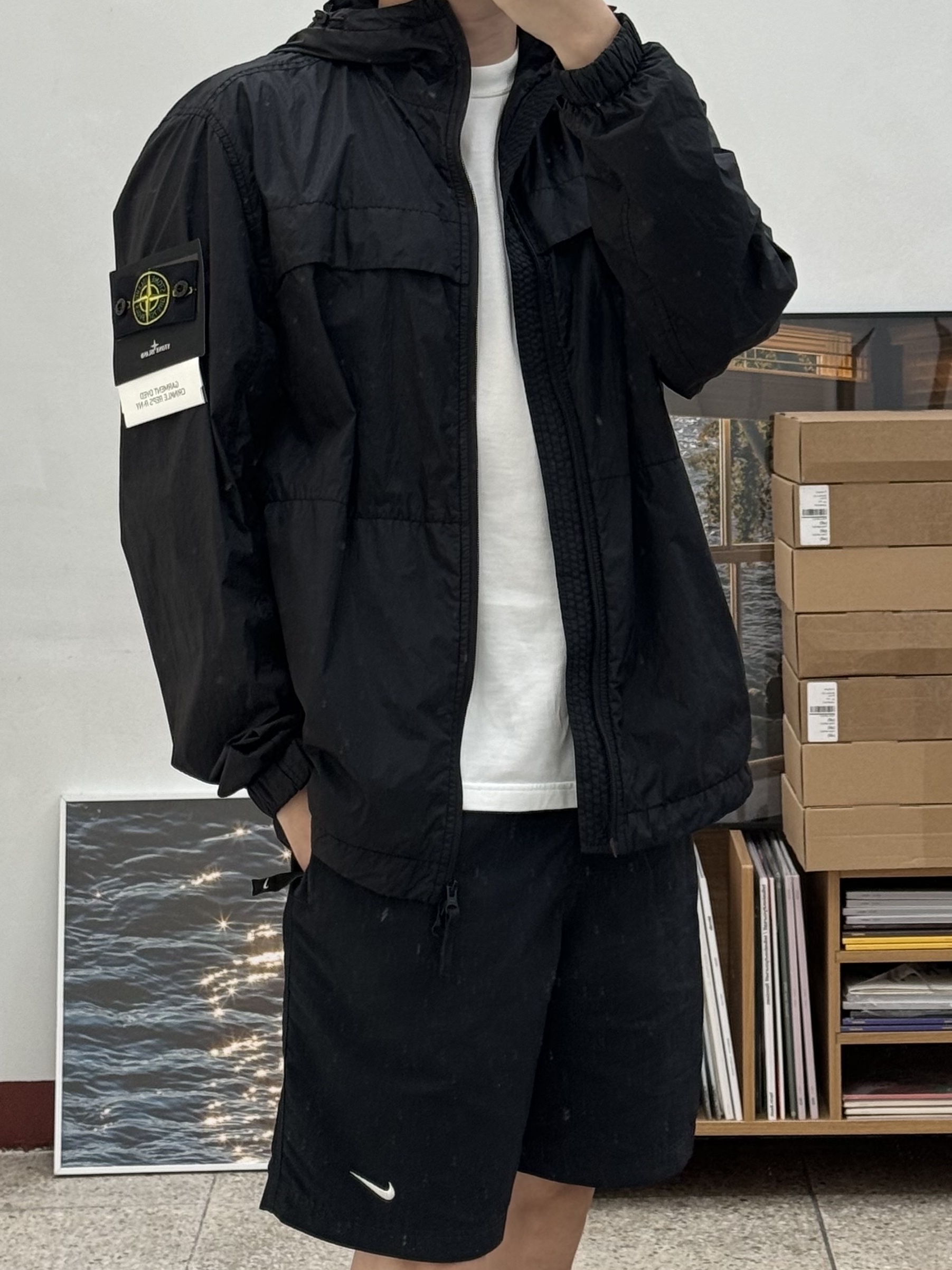 Stone Island 40922 Garment Dyed Crinkle Reps R-Nylon Black - 24SS 착용 스타일 - 2