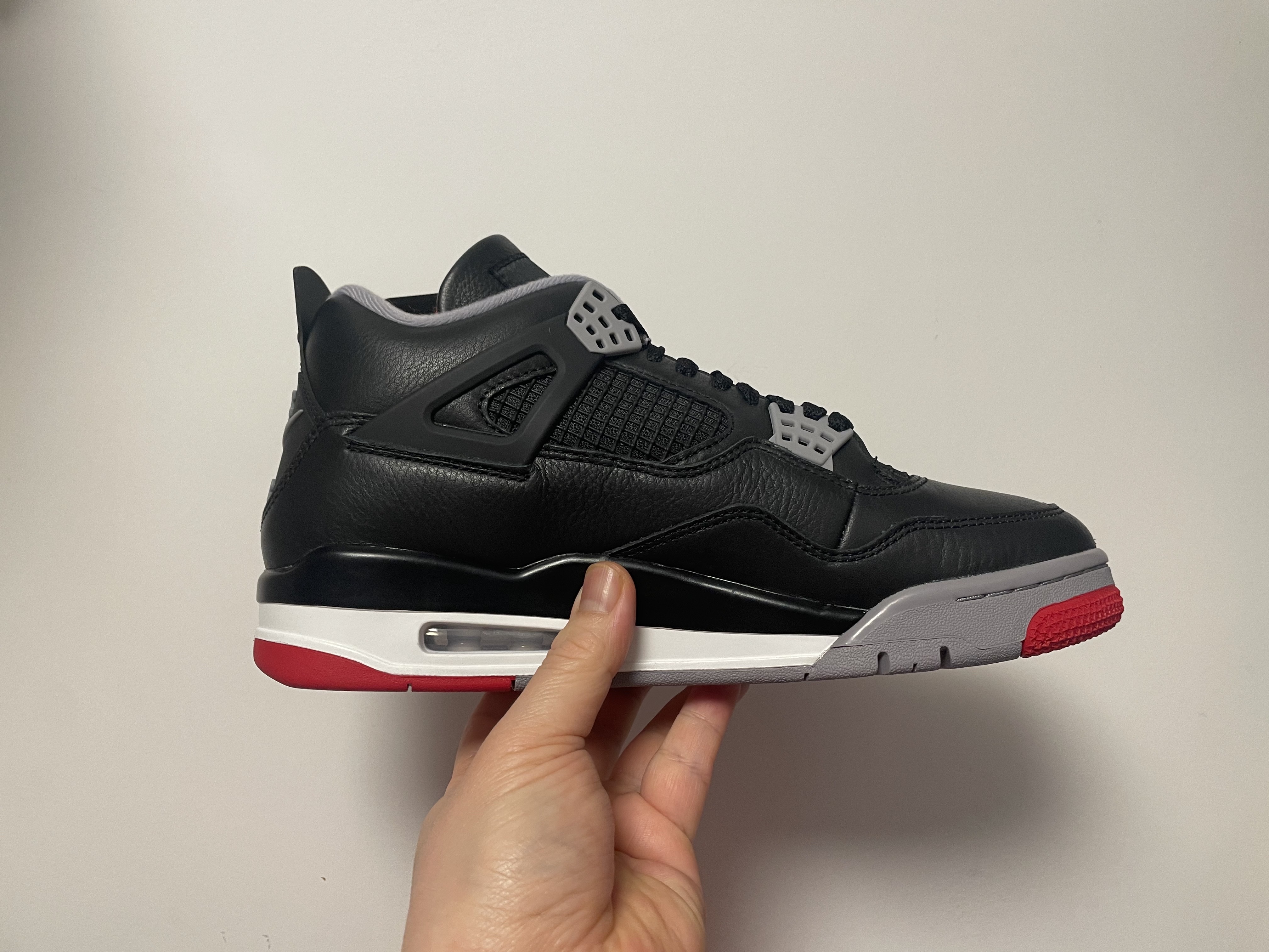Jordan 4 Retro Bred Reimagined 착용 스타일 - 2
